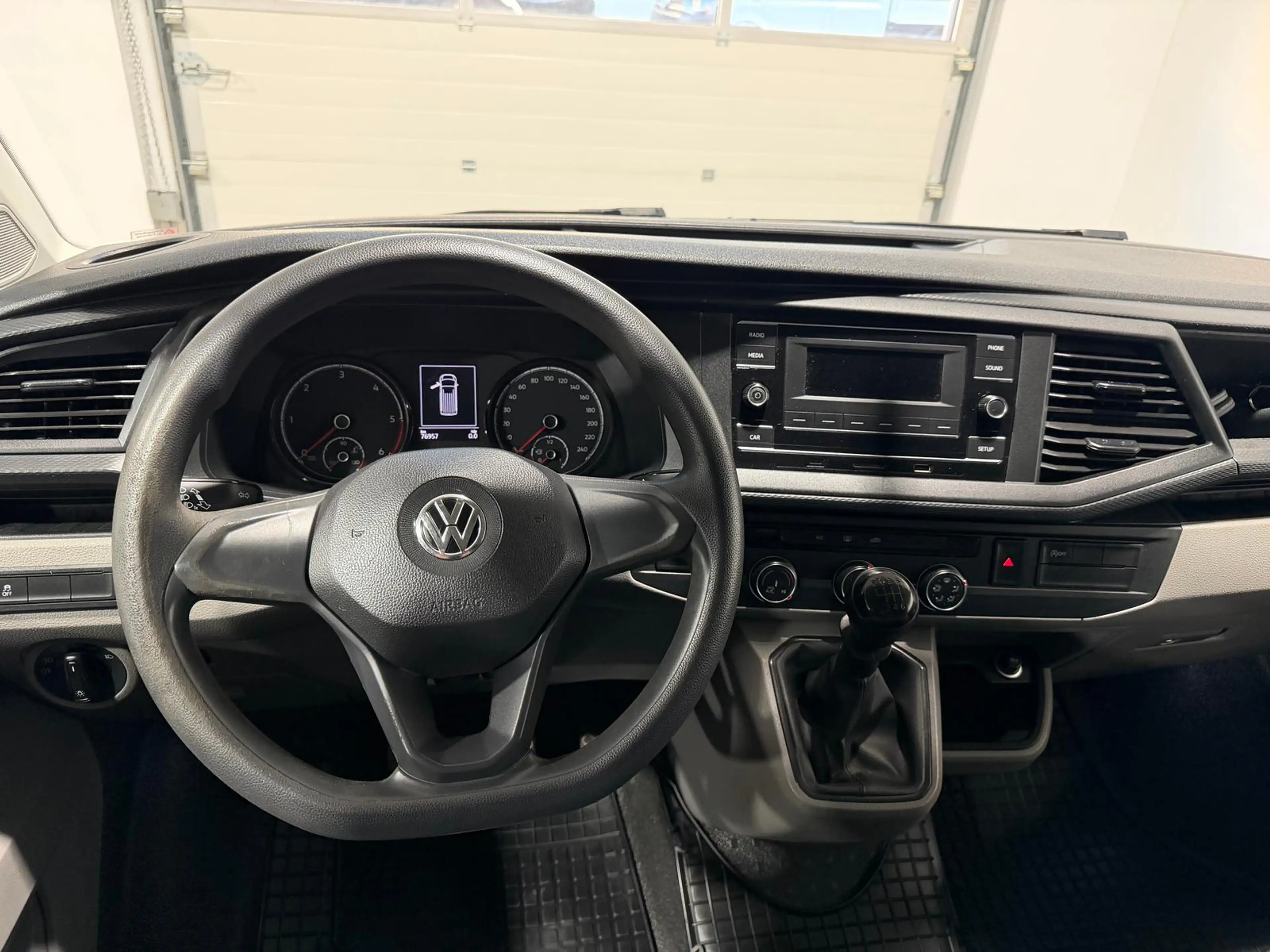 Volkswagen T6.1 Transporter ,4Motion,kurz,Klima,Radio,AHK — photo 11