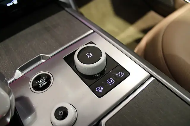 Land Rover Range Rover 3.0 P510e PHEV AWD SV **Special Vehicle** Ansicht 38