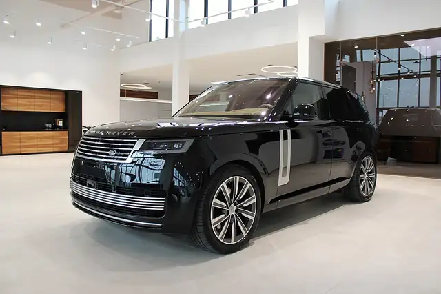 Land Rover Range Rover 3.0 P510e PHEV AWD SV **Special Vehicle** Ansicht 3