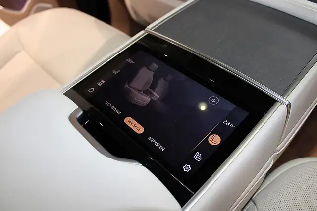 Land Rover Range Rover 3.0 P510e PHEV AWD SV **Special Vehicle** Ansicht 17