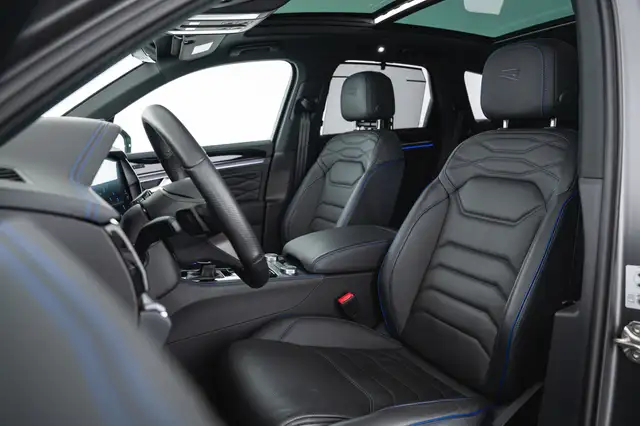 Volkswagen Touareg view 12