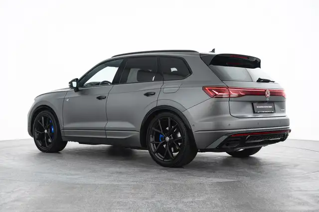 Volkswagen Touareg view 7