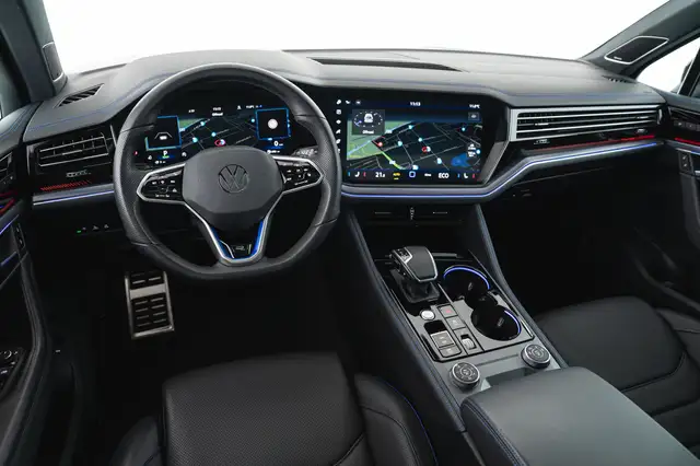 Volkswagen Touareg view 13
