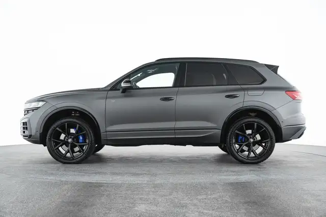 Volkswagen Touareg view 8