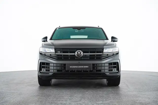 Volkswagen Touareg view 2