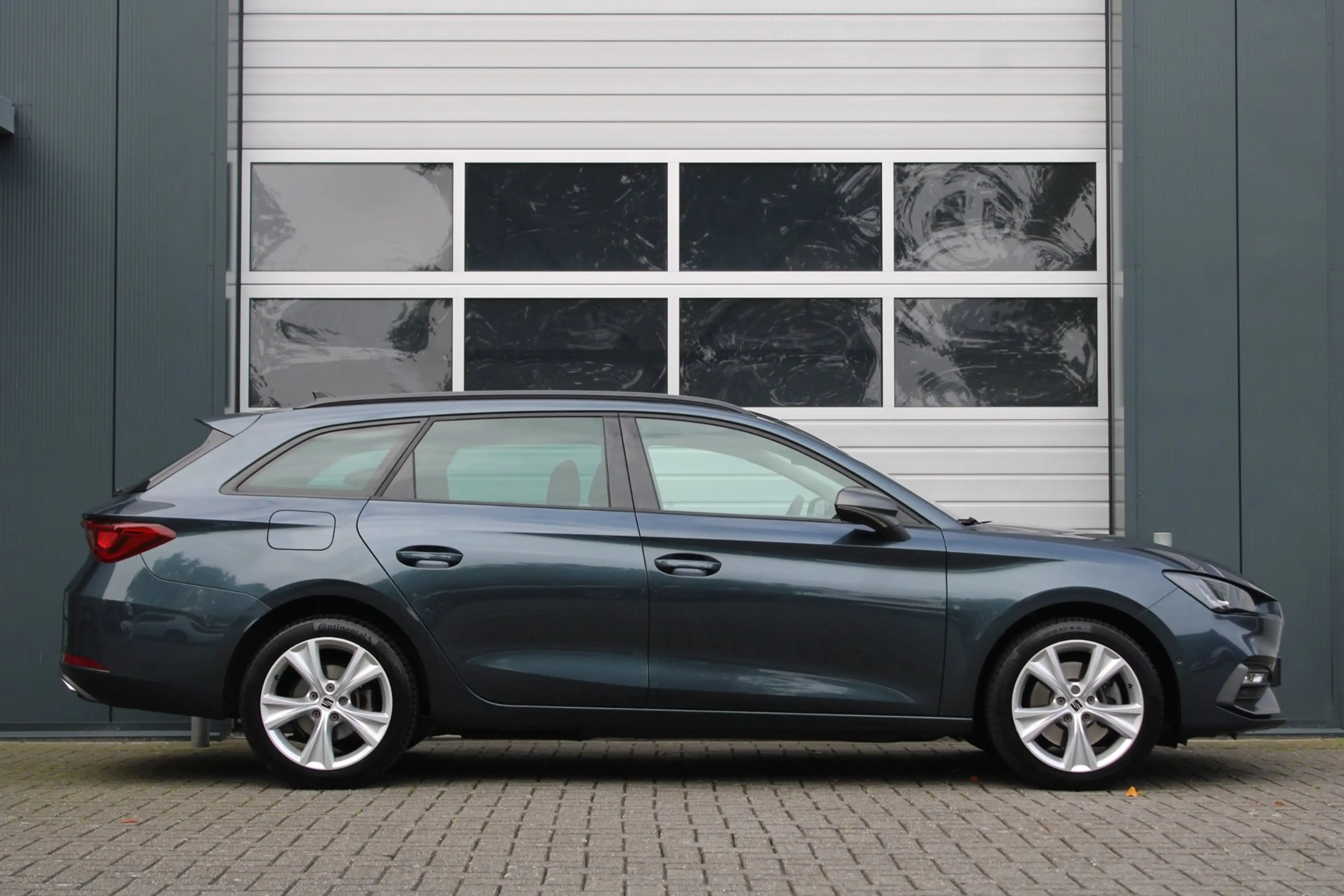 SEAT Leon e-Hybrid SPORTSTOURER 1.4 TSI eHybrid PHEV FR Business Inte — photo 2
