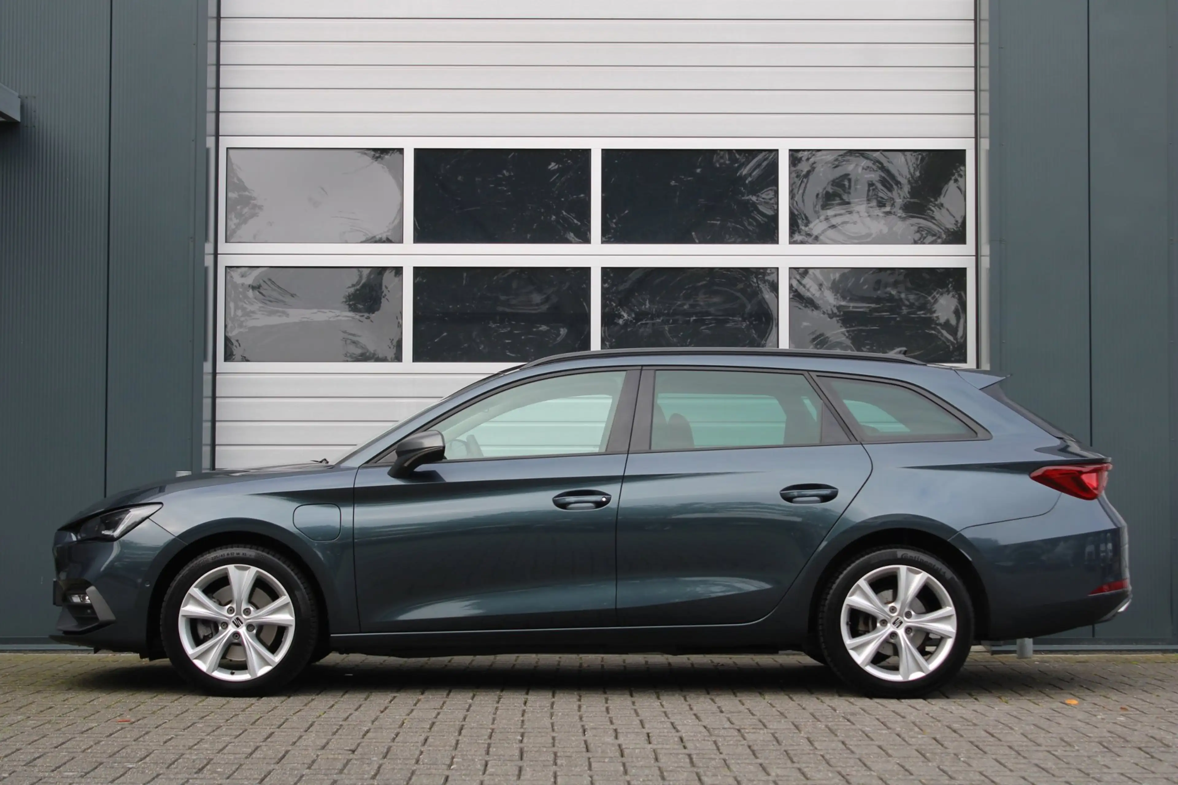 SEAT Leon e-Hybrid SPORTSTOURER 1.4 TSI eHybrid PHEV FR Business Inte — photo 3