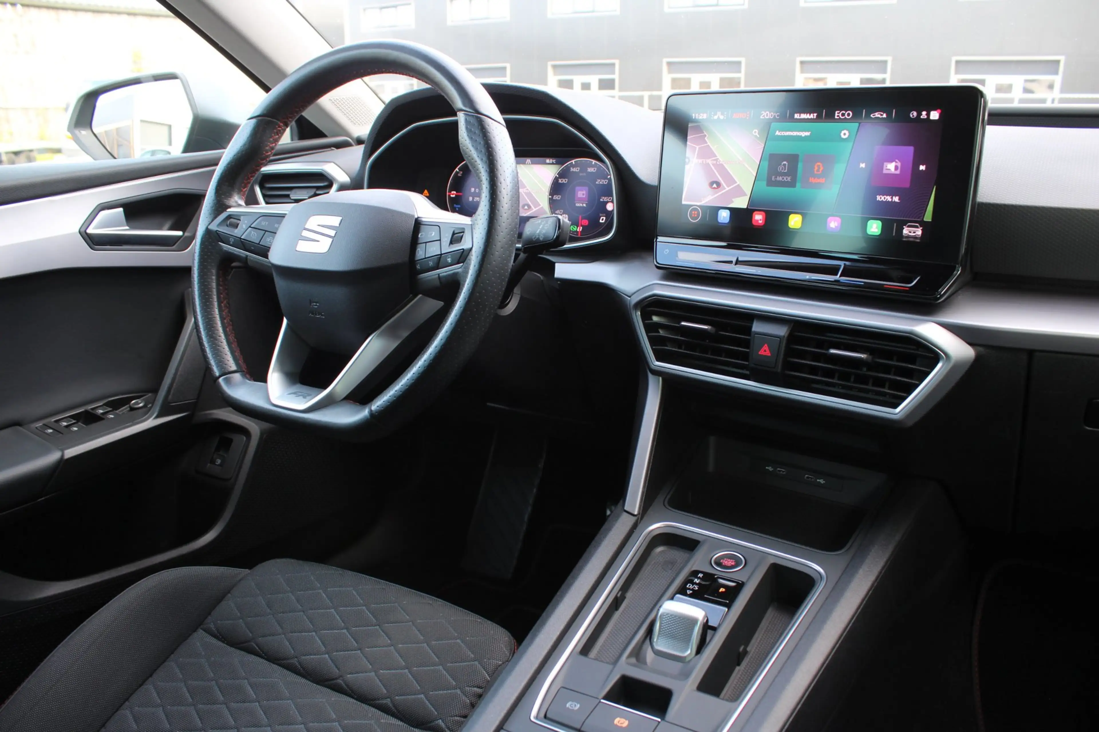 SEAT Leon e-Hybrid SPORTSTOURER 1.4 TSI eHybrid PHEV FR Business Inte — photo 13