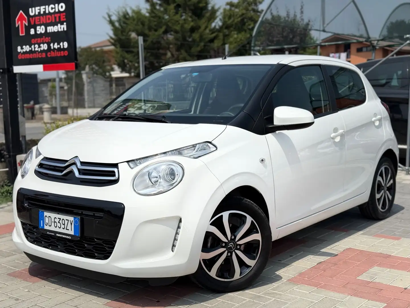 Citroen C1 VTi 72 S&S 5 porte Shine Bianco - 2