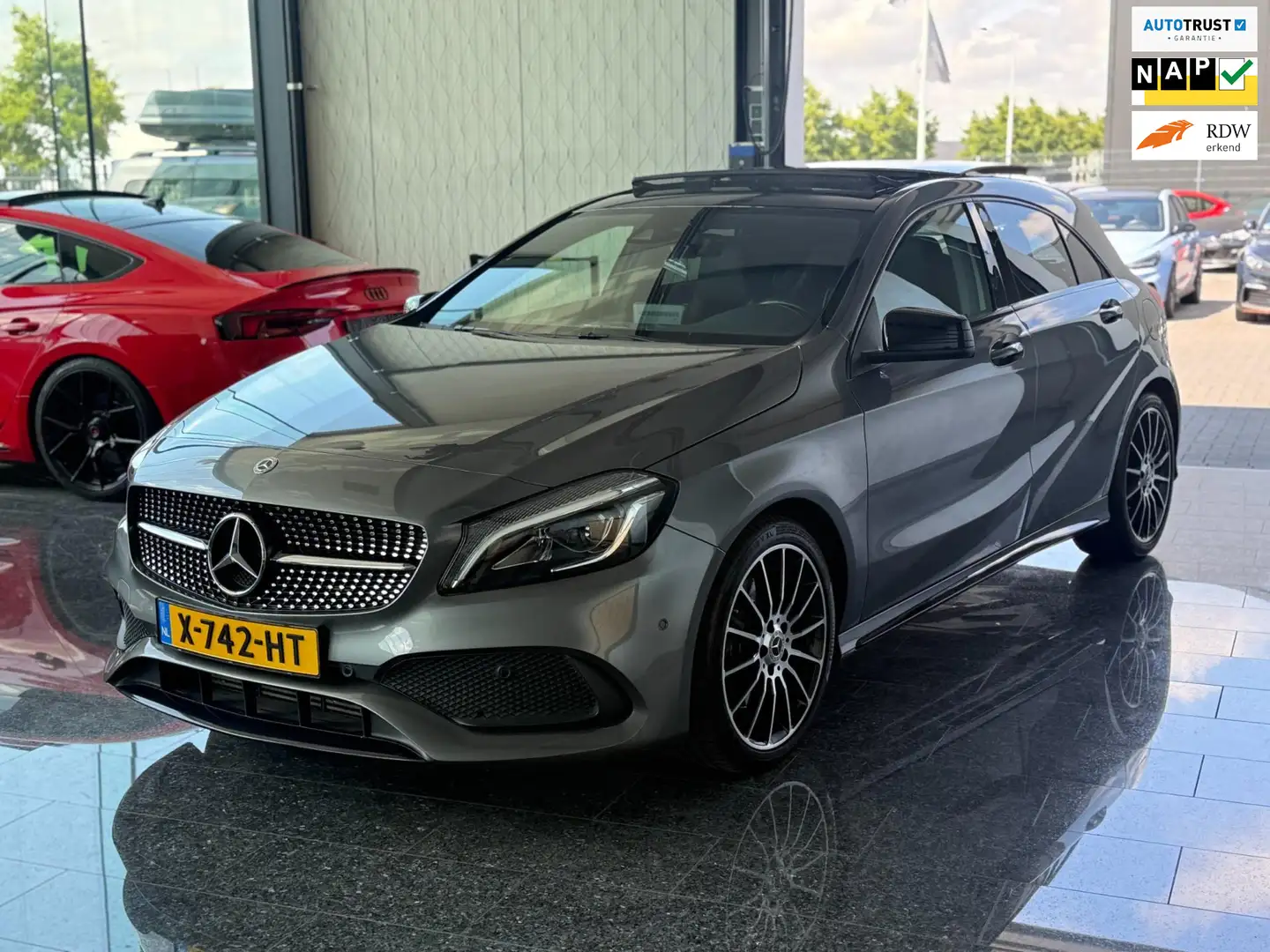 Mercedes-Benz A 250 A250 Motorsport Edition Pano Automaat 211PK Grau - 1