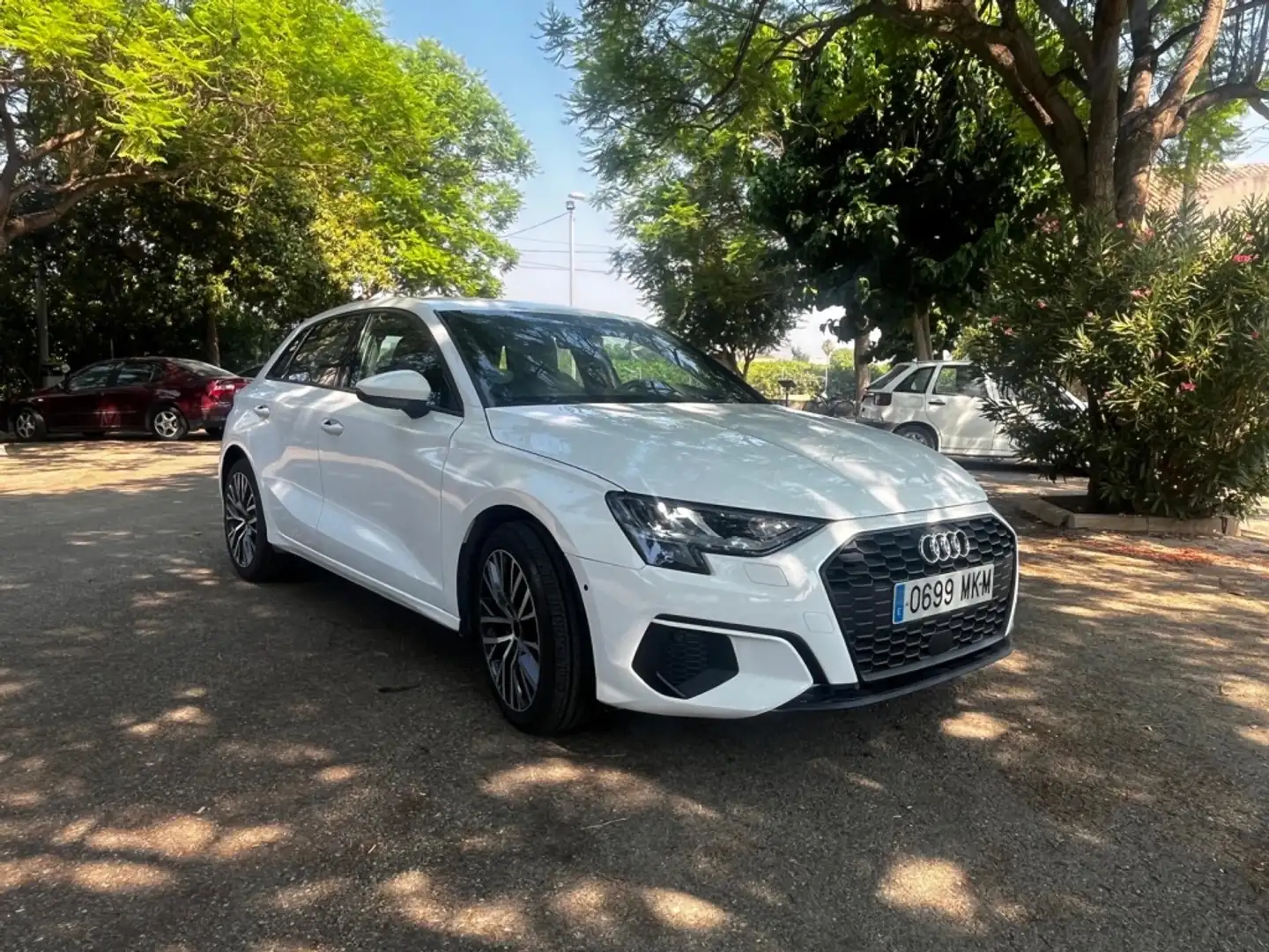Audi A3 Pequeño Manual de 5 Puertas Blanco - 2