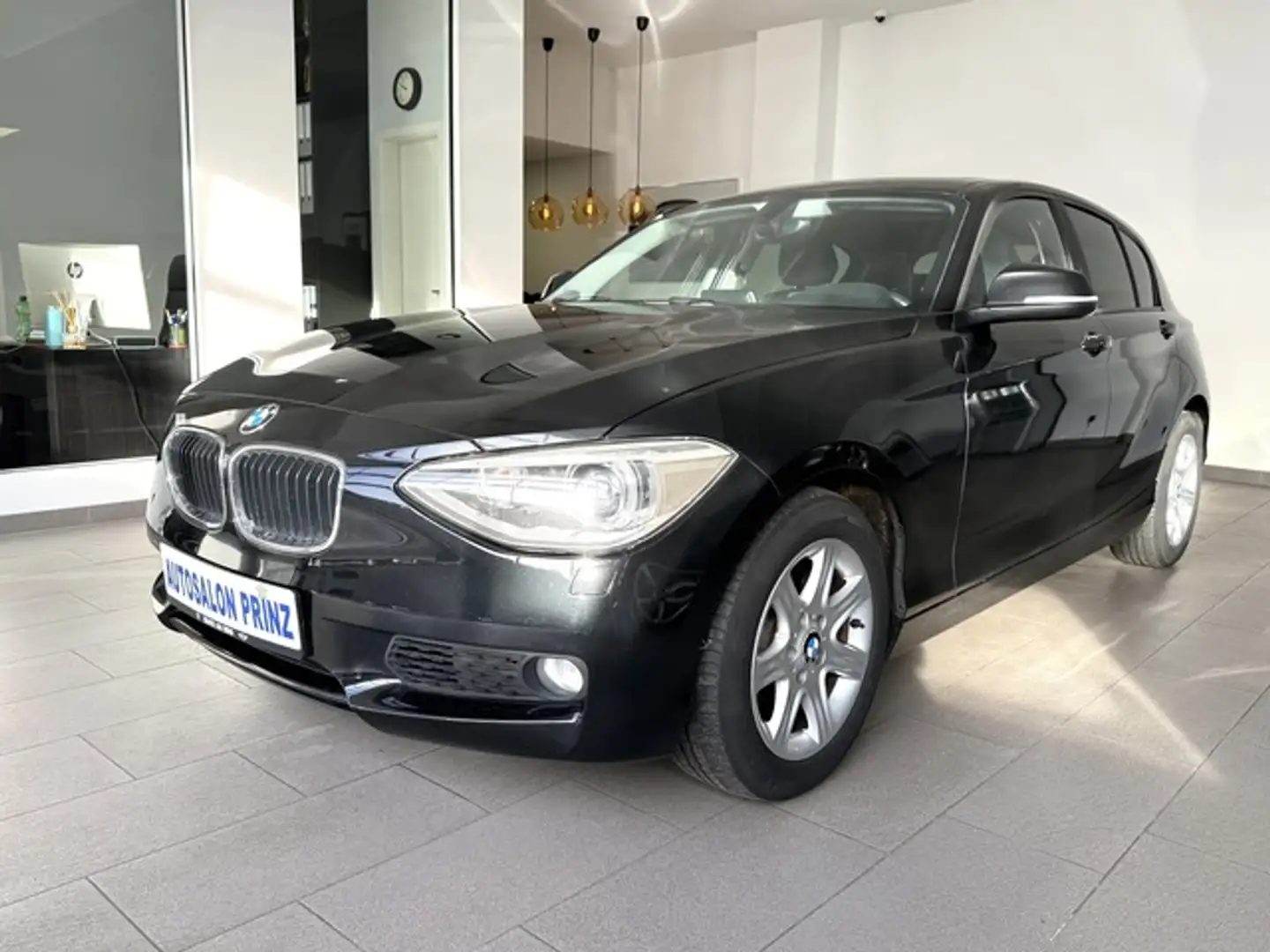 BMW 120 d AUTOM NAVI PDC KLIMAAUT SCHIEBEDACH Schwarz - 2