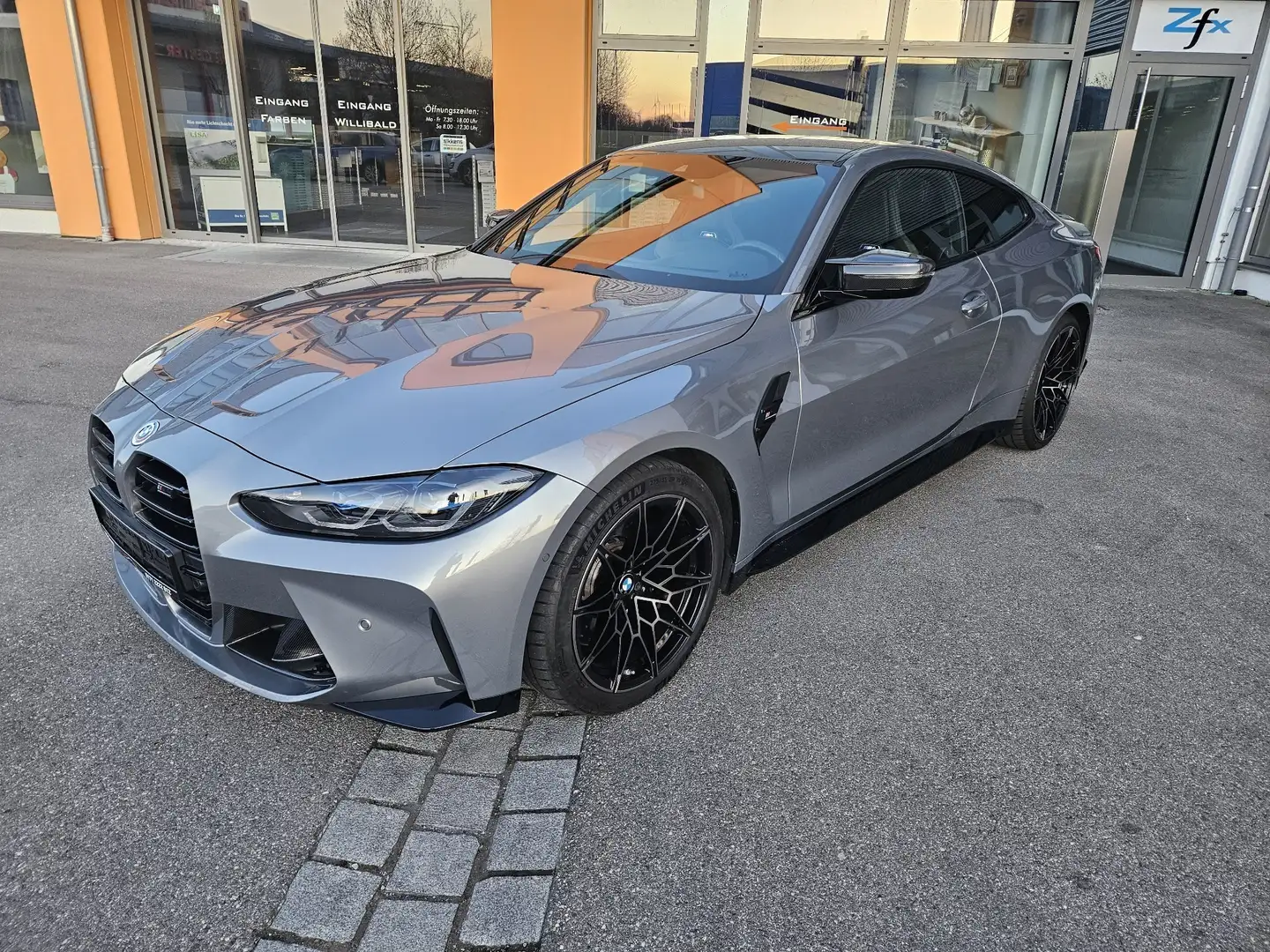 BMW M4 Competition Grau - 1