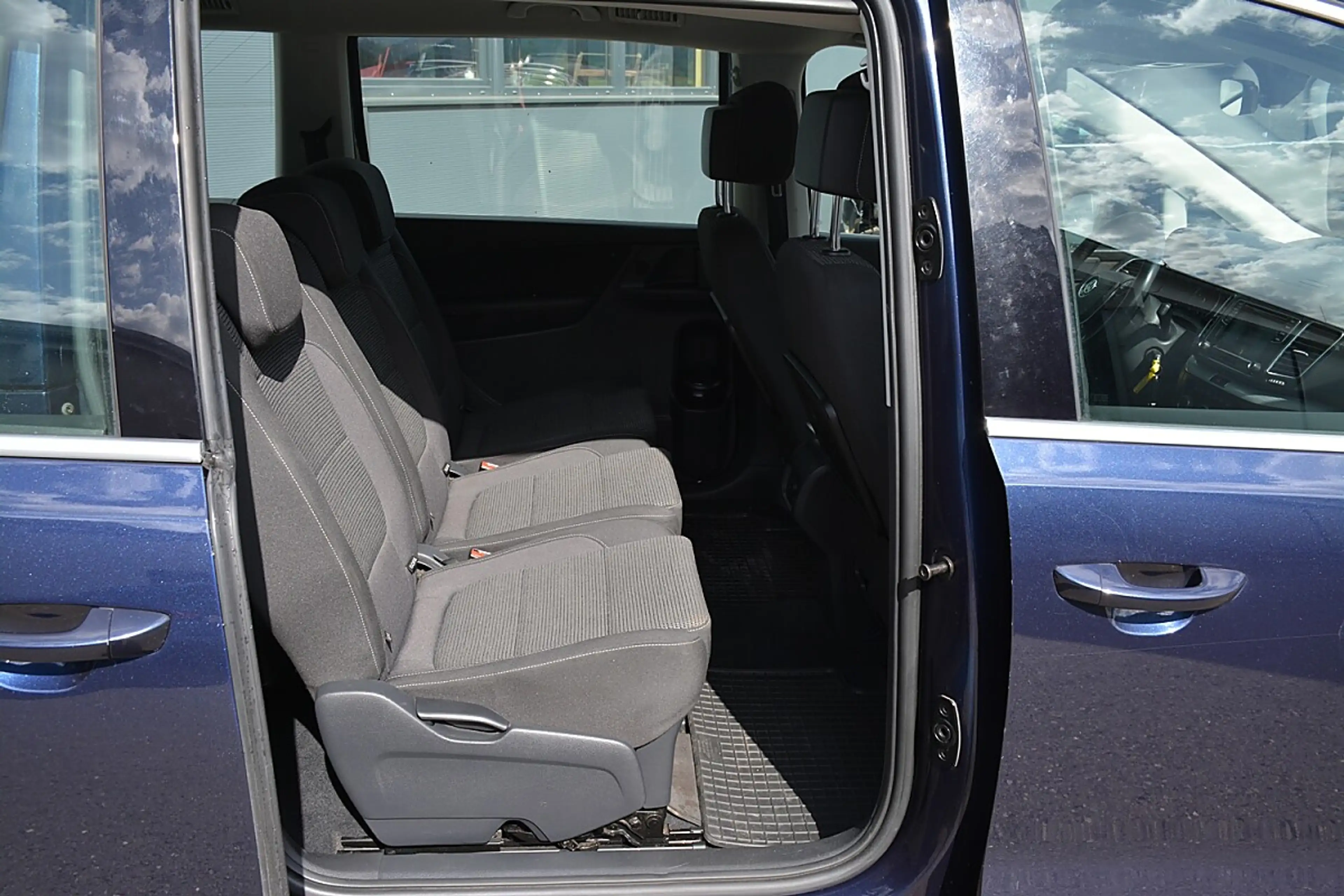 Volkswagen Sharan Business BMT SCR 2,0 TDI 7-SITZER TEMP PDC SH — photo 9