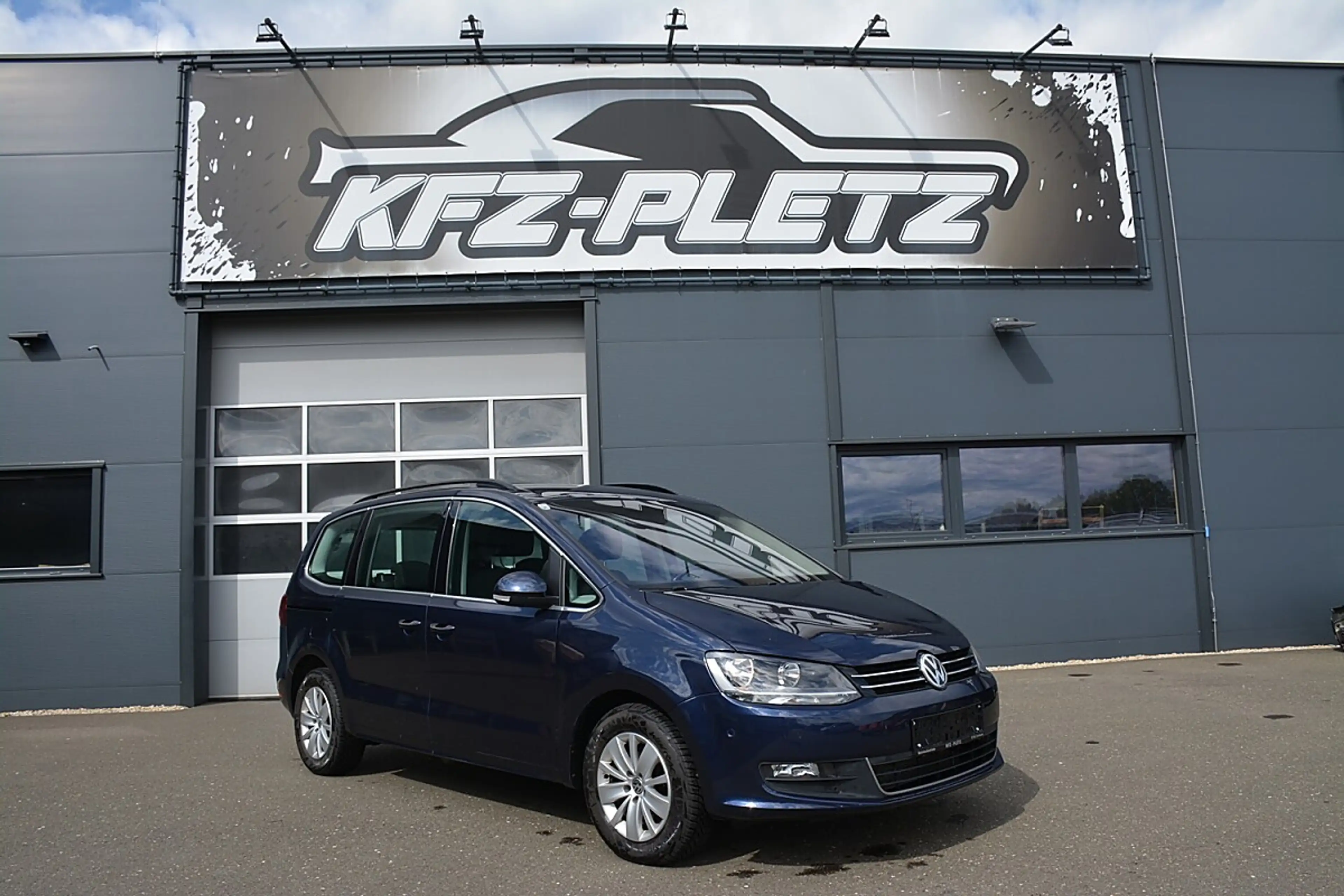 Volkswagen Sharan Business BMT SCR 2,0 TDI 7-SITZER TEMP PDC SH
