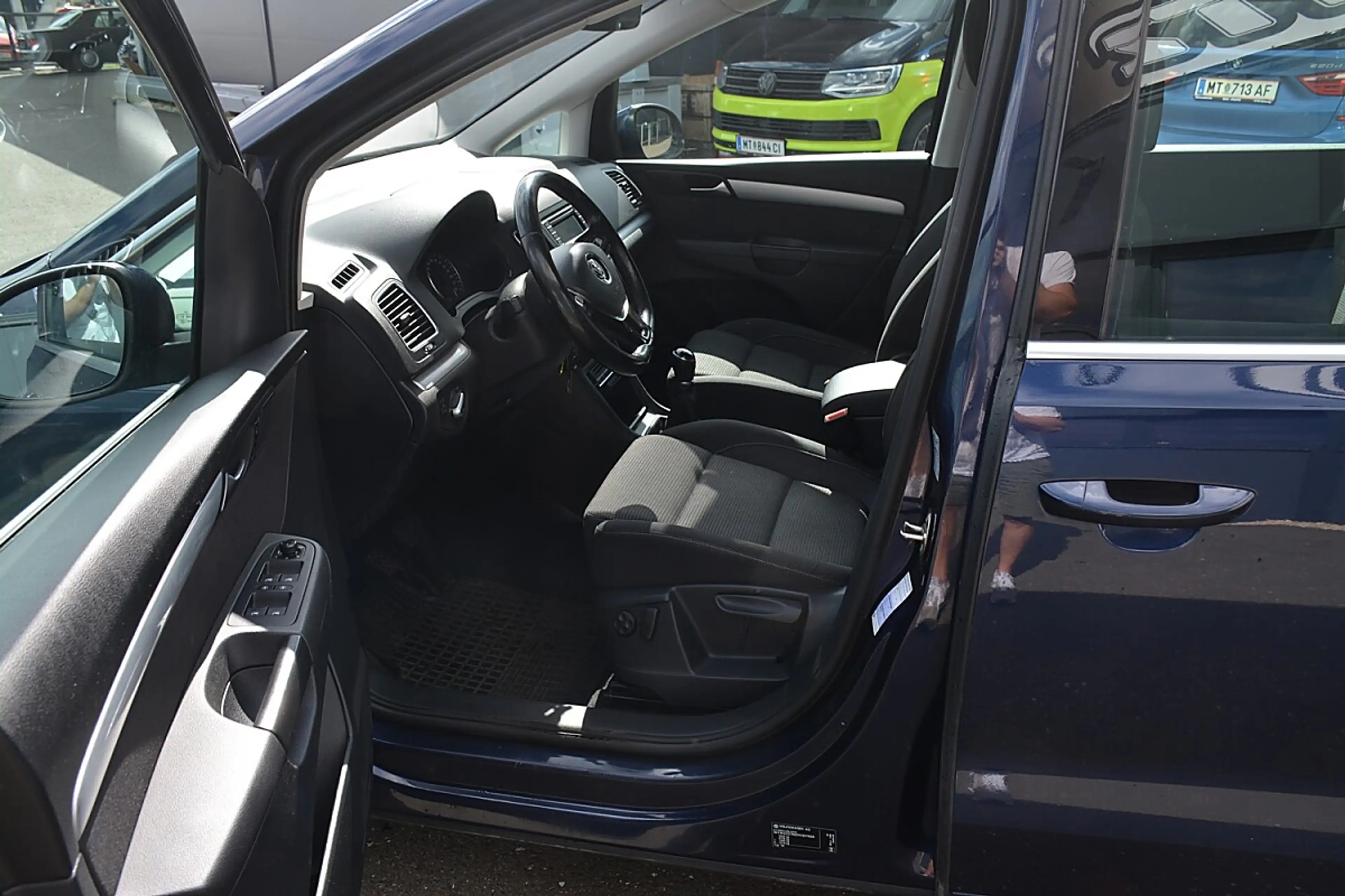 Volkswagen Sharan Business BMT SCR 2,0 TDI 7-SITZER TEMP PDC SH — photo 14
