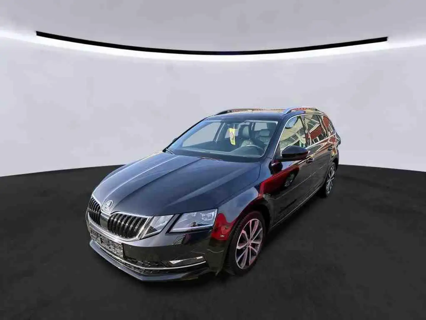 Skoda Octavia Combi 2.0 TDI DSG Premium Edition AHK|LEDER|Navi Schwarz - 2