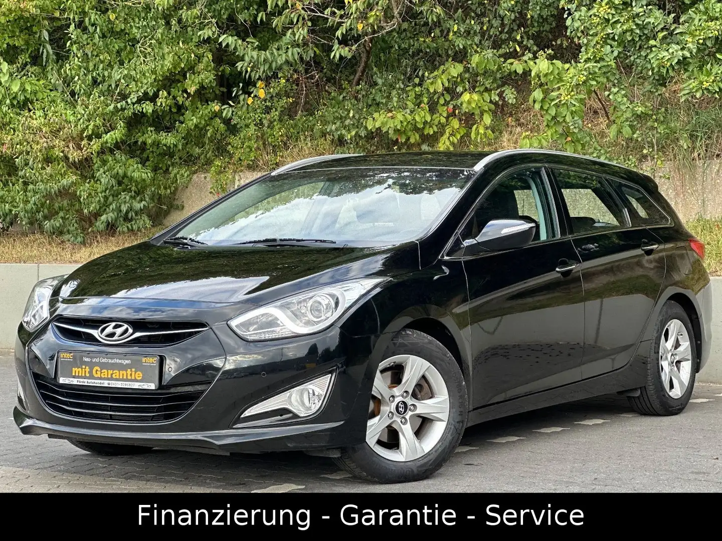 Hyundai i40 cw 1.7 CRDi/TÜV 8.27/KAMERA/NAVI/KEYLESS Schwarz - 1