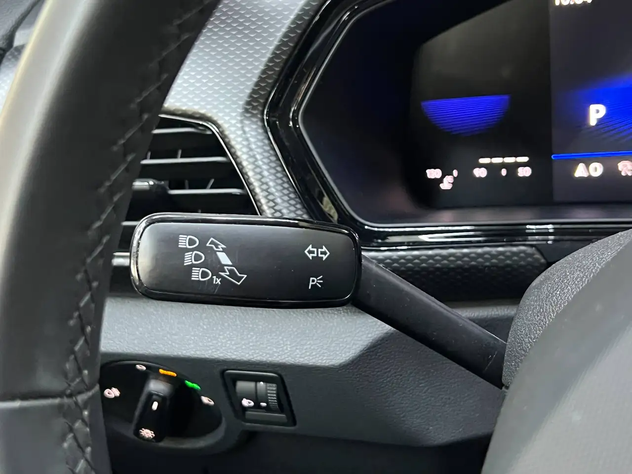 Volkswagen T-Cross 1.0 TSI Life OPF DSG / PDC + Camera / Navigatie / Apple CarPlay, миниатюра 23