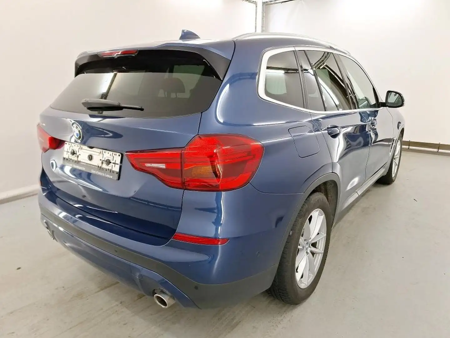 BMW X3 sDrive18d Blau - 2