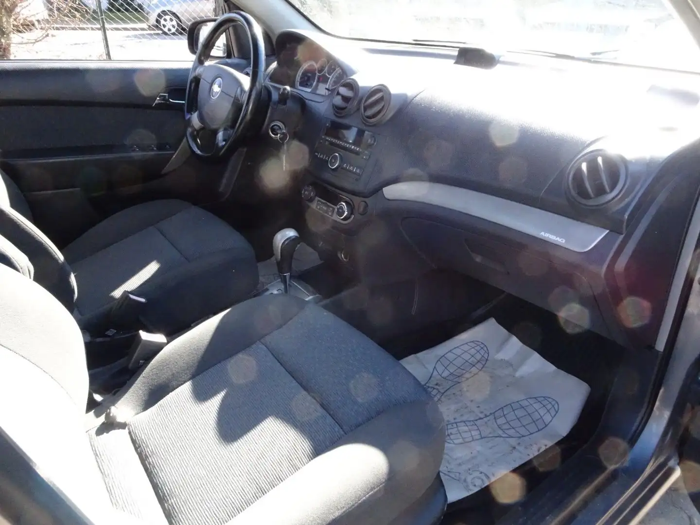 Chevrolet Aveo 1,4i Aut!!!!!!!!!!!!!! Gri - 2