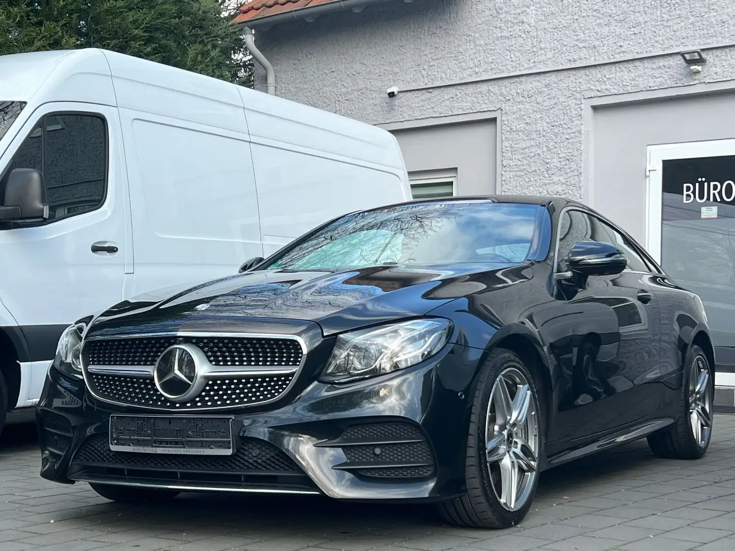 Mercedes-Benz E 400 Coupe AMG Paket 4Matic Wildscreen Fekete - 2