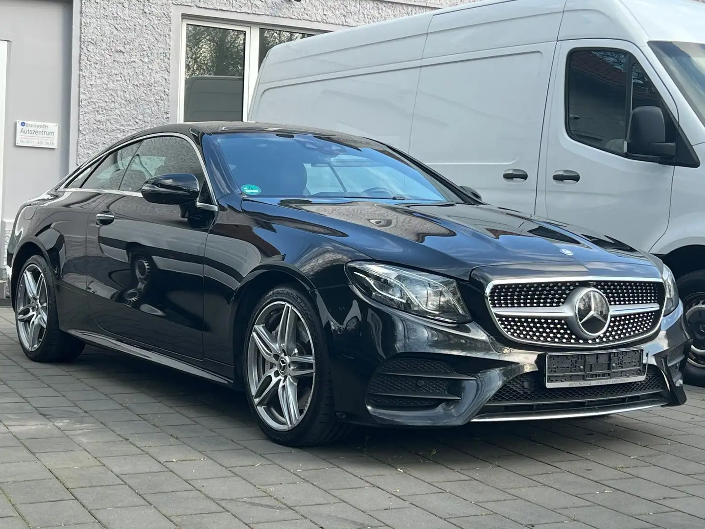 Mercedes-Benz E 400 Coupe AMG Paket 4Matic Wildscreen Fekete - 1