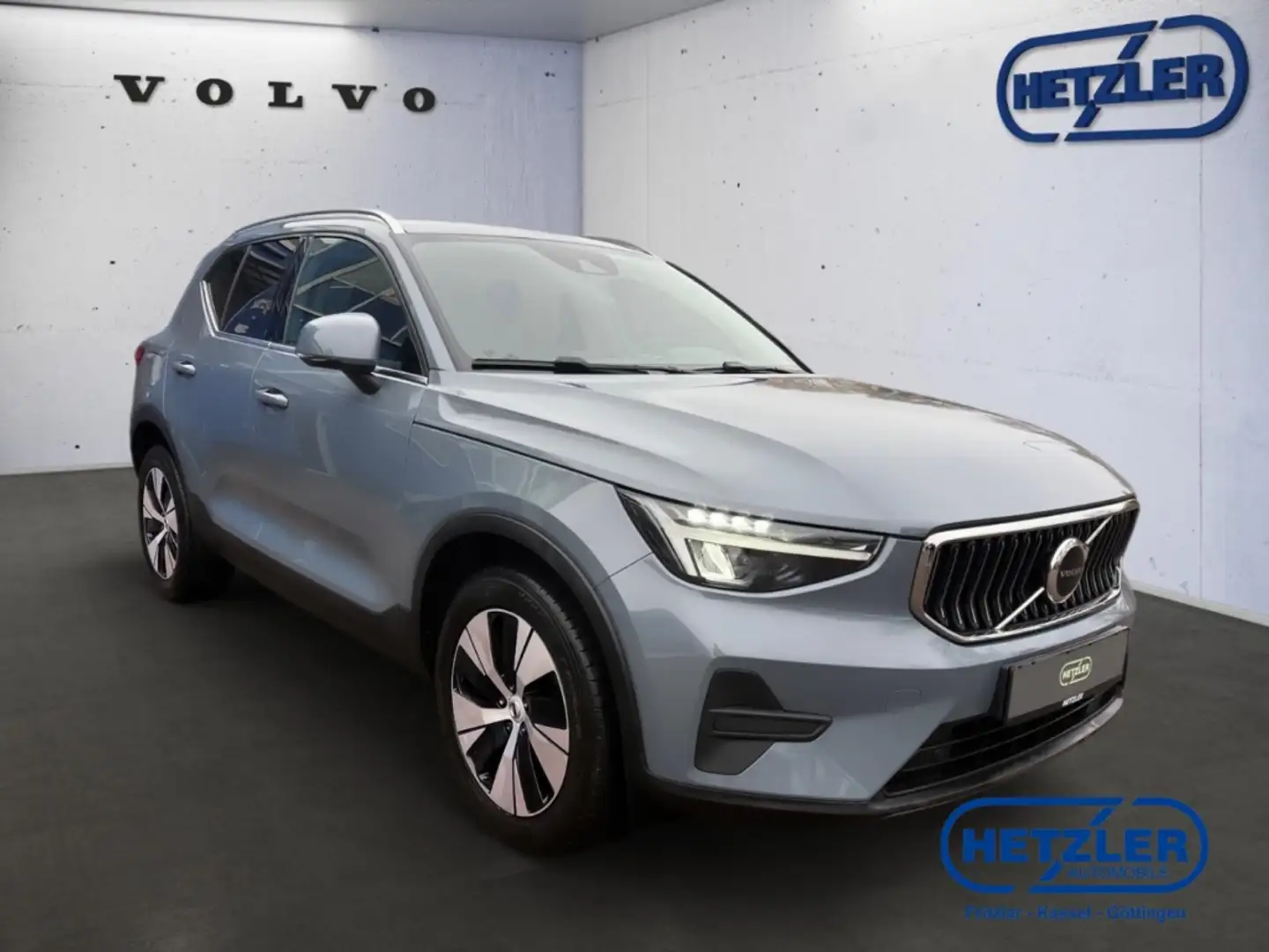 Volvo XC40 Essential Recharge Plug-In Hybrid 2WD Digitales Co Grau - 2