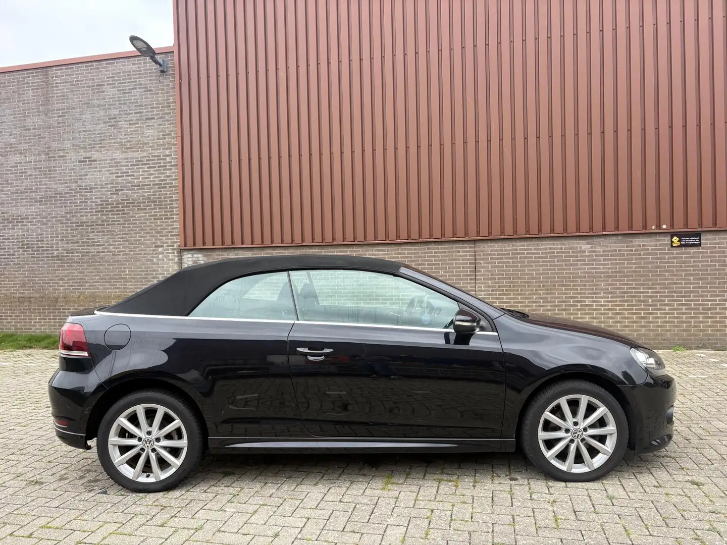 Volkswagen Golf Cabriolet 1.2 TSI BlueMotion Exclusive Series Noir - 2