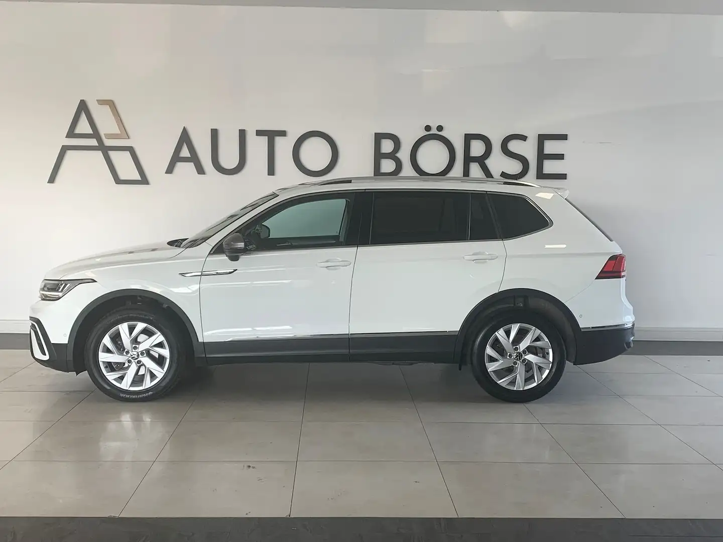Volkswagen Tiguan Allspace DSG LIFE NAVI*ViCo*HUD*LED*AHK* Weiß - 2