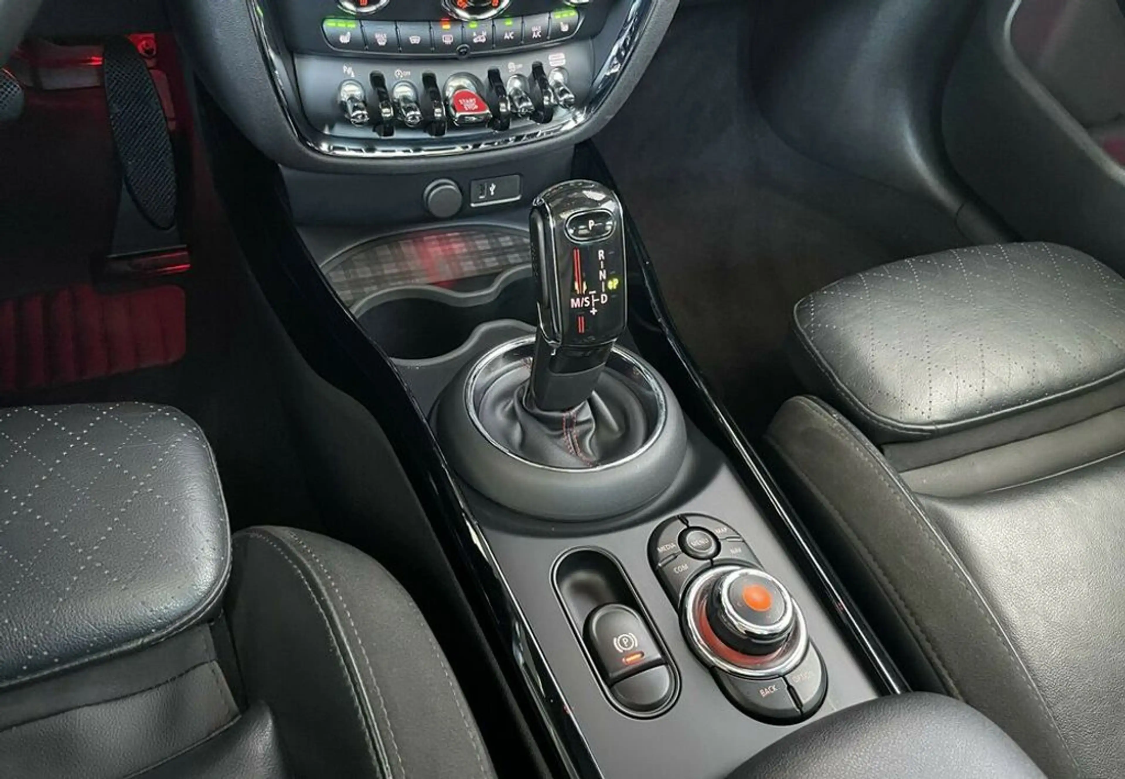 MINI Cooper SD Clubman 4x4 *LED*ACC*PANO*HuD*H&K*Kamera — photo 6