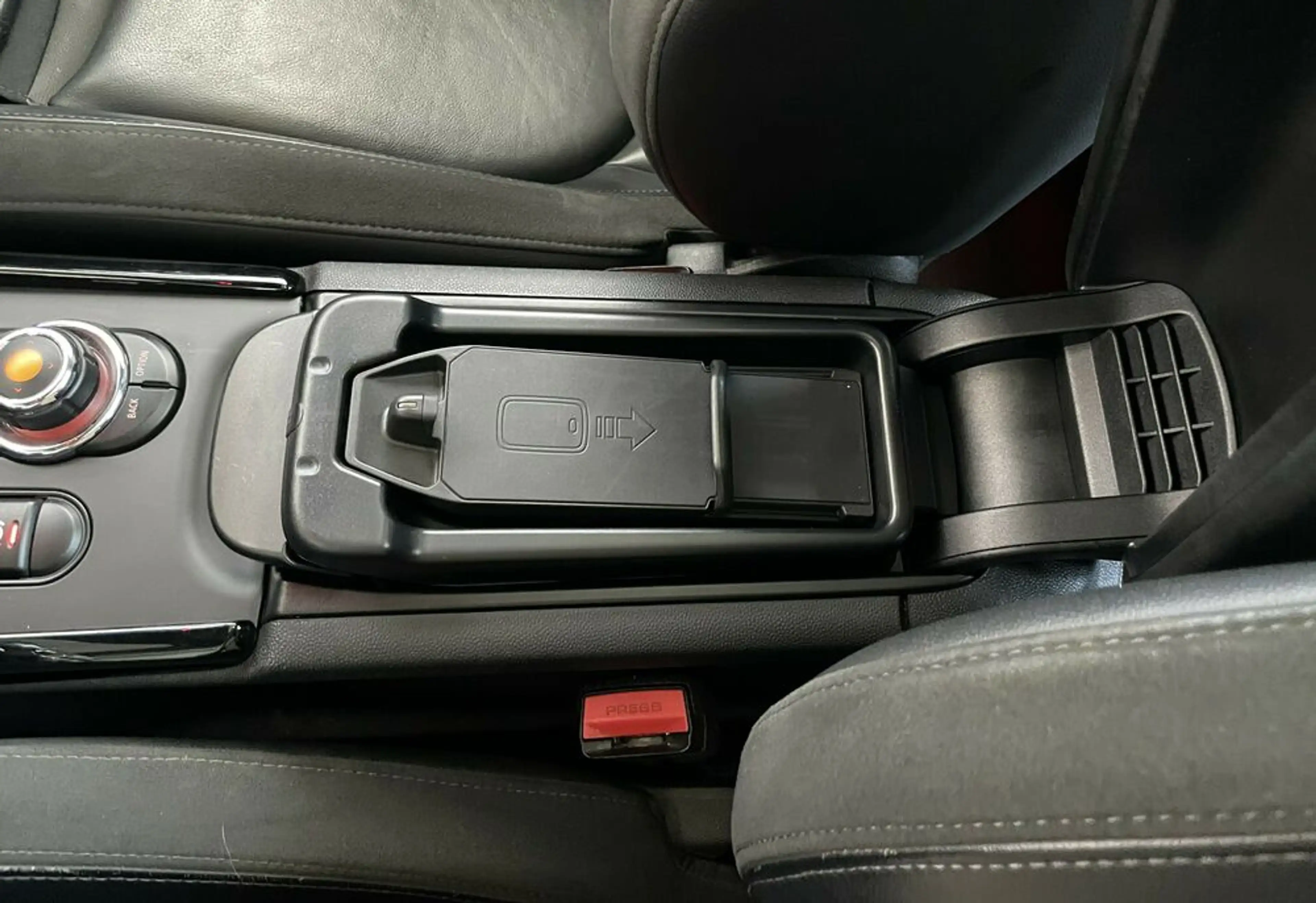 MINI Cooper SD Clubman 4x4 *LED*ACC*PANO*HuD*H&K*Kamera — photo 7