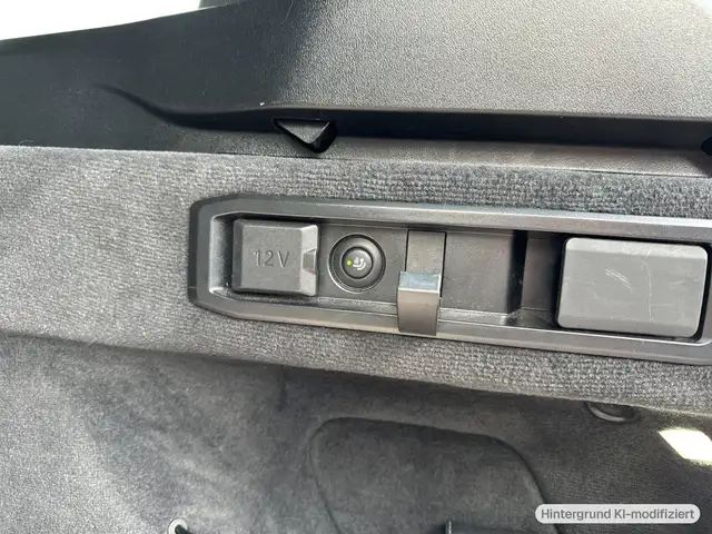 BMW 5 Series view 13
