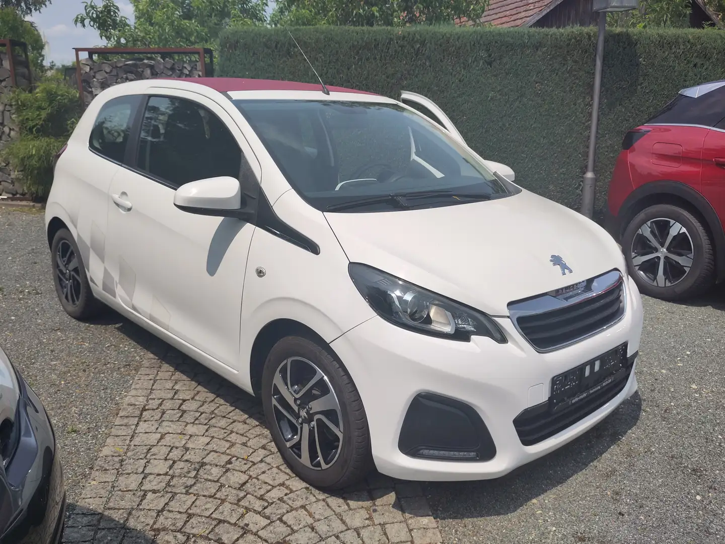 Peugeot 108 TOP! Active mit Stoffdach/ Klimaanlage Weiß - 1
