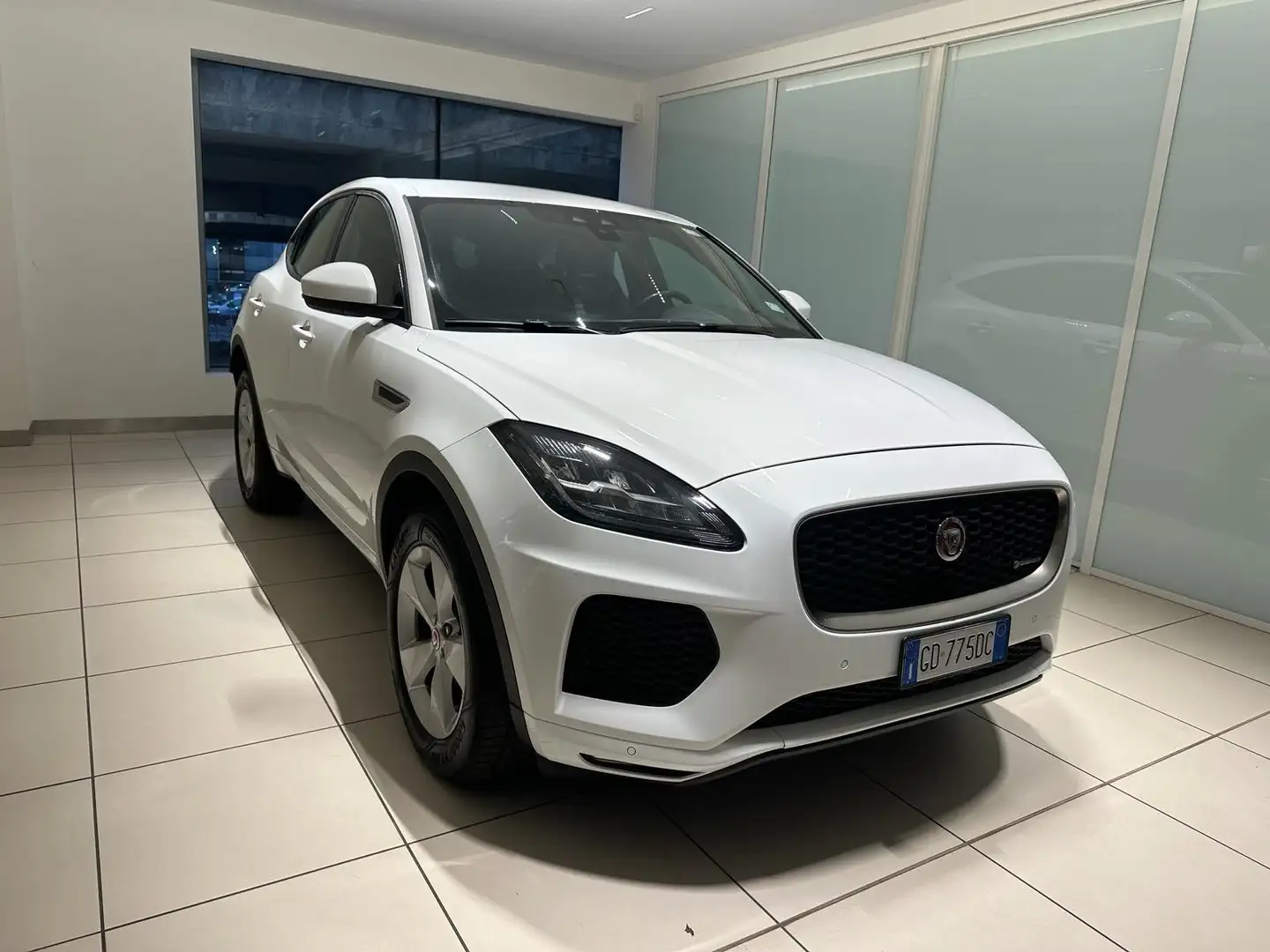 Jaguar E-Pace E-Pace 2.0d i4 R-Dynamic fwd 150cv my19 Wit - 2