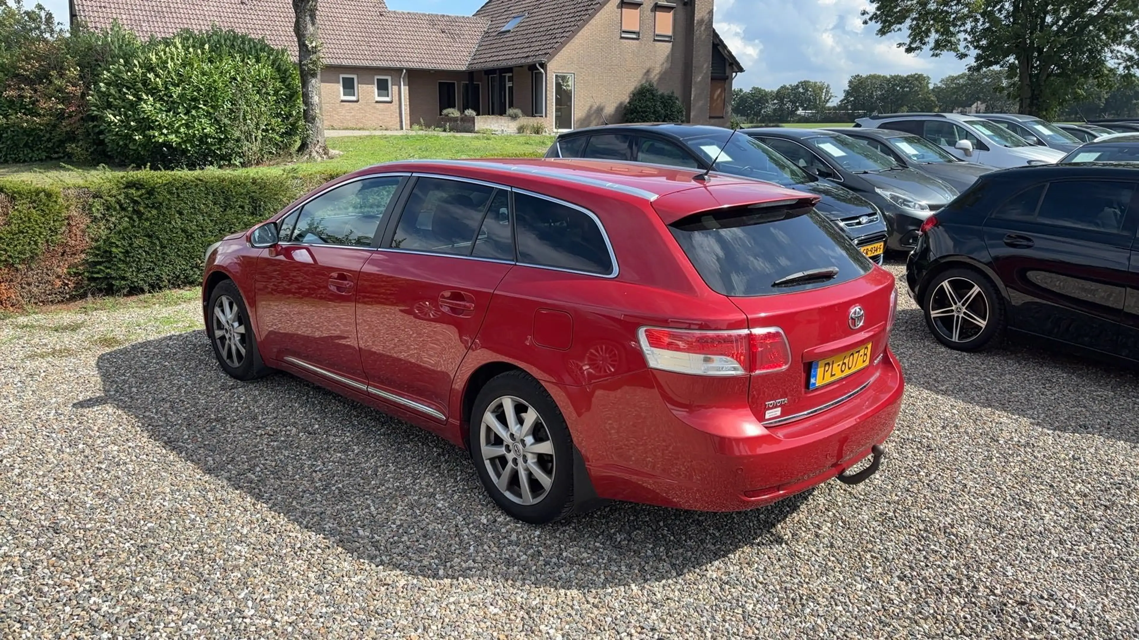 Toyota Avensis Wagon 1.8 VVTi Automaat 2e eig. Clima PDC Trekhaak — photo 2