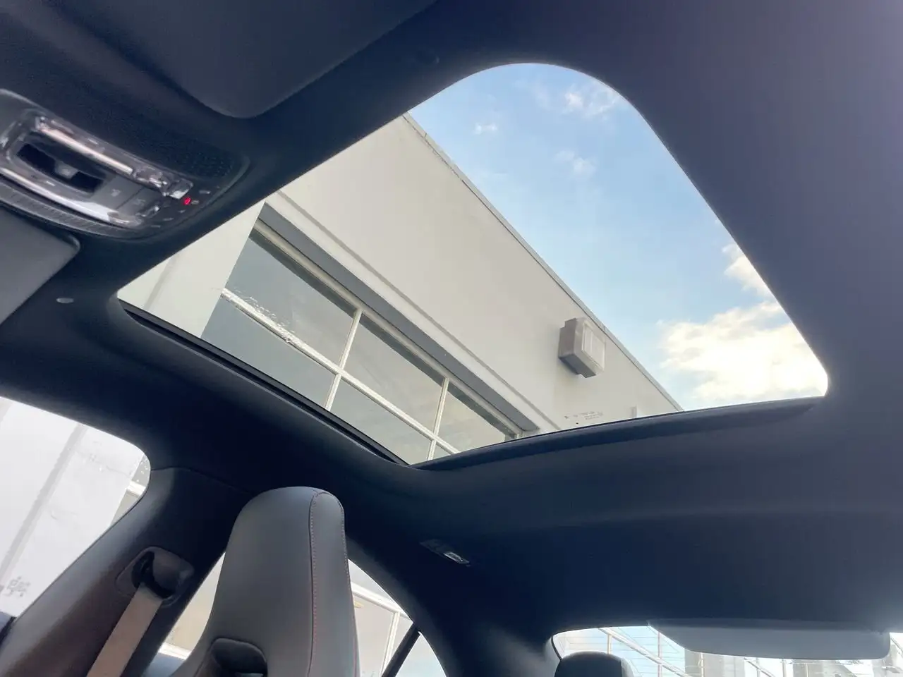 Mercedes-Benz CLA снимка Mercedes-Benz CLA