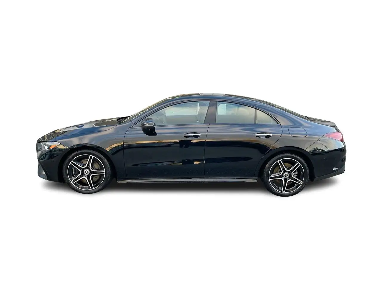 Mercedes-Benz CLA снимка Mercedes-Benz CLA