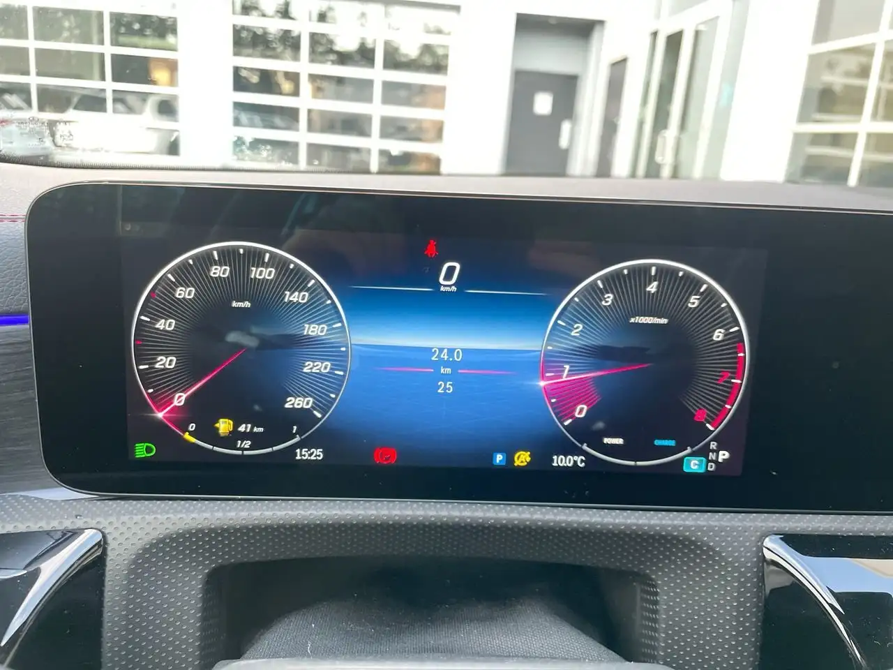 Mercedes-Benz CLA снимка Mercedes-Benz CLA