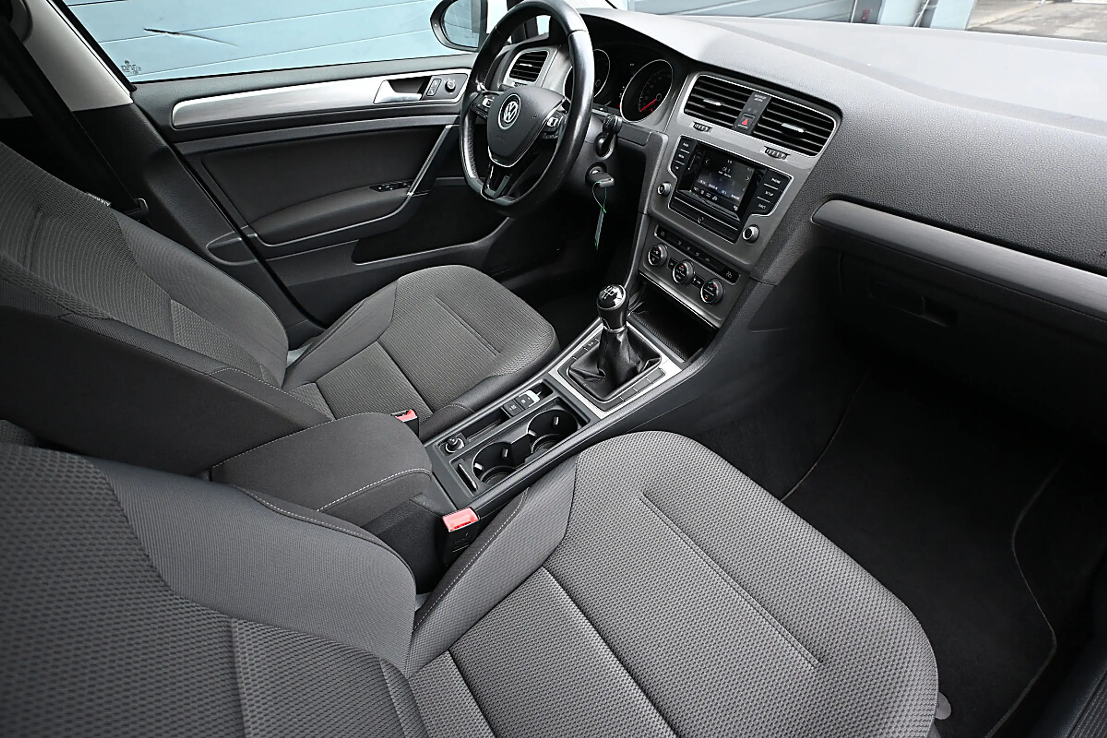 Volkswagen Golf R abbit 1,6 BMT TDI AHK schwenkbar, Climatronic, ... — photo 4