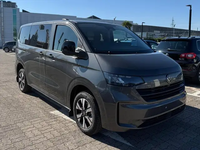Volkswagen T7 Caravelle Caravelle Life 2.0 TDI 150cv ant. auto passo corto