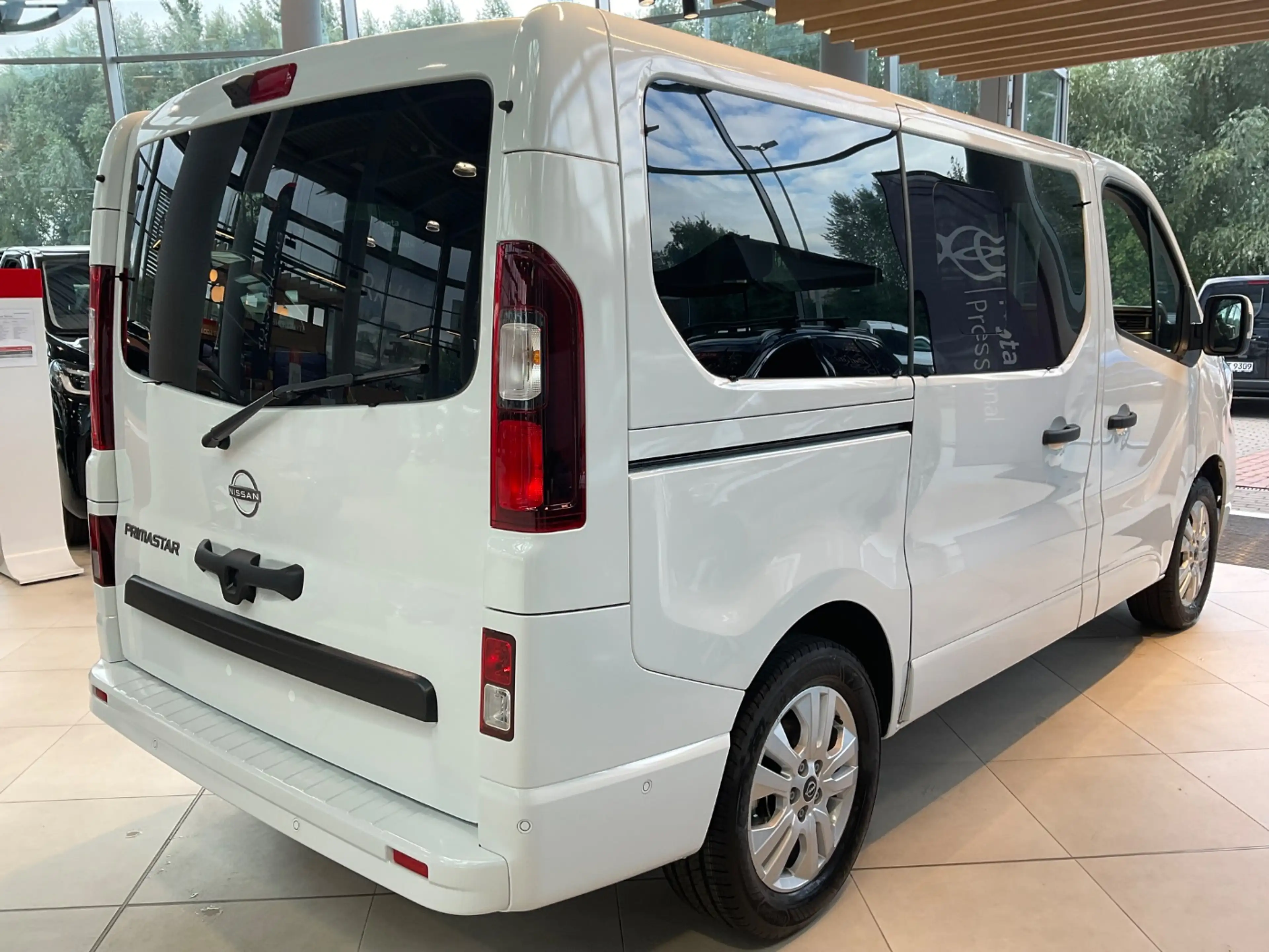 Nissan Primastar Kombi dCI 170 L1H1 2.8t Tekna ACC+LED — photo 6
