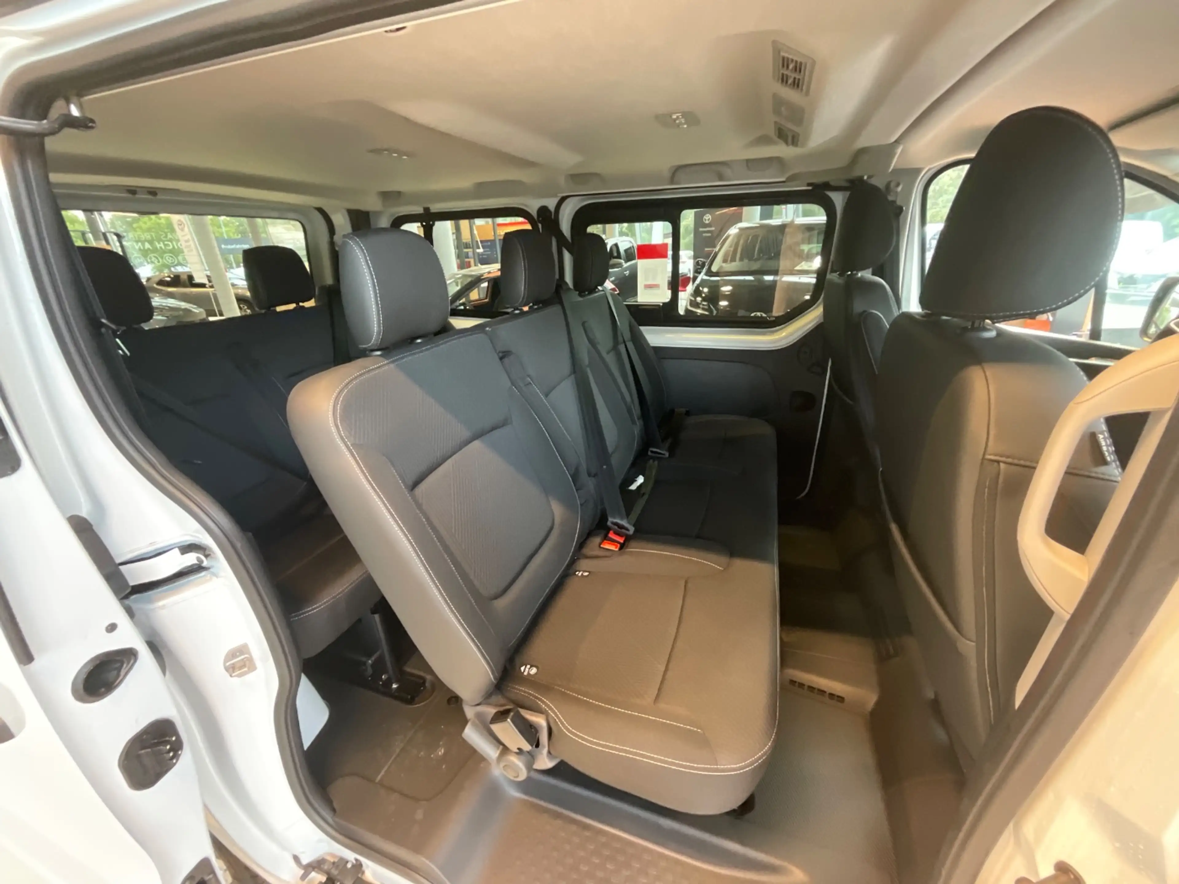 Nissan Primastar Kombi dCI 170 L1H1 2.8t Tekna ACC+LED — photo 20