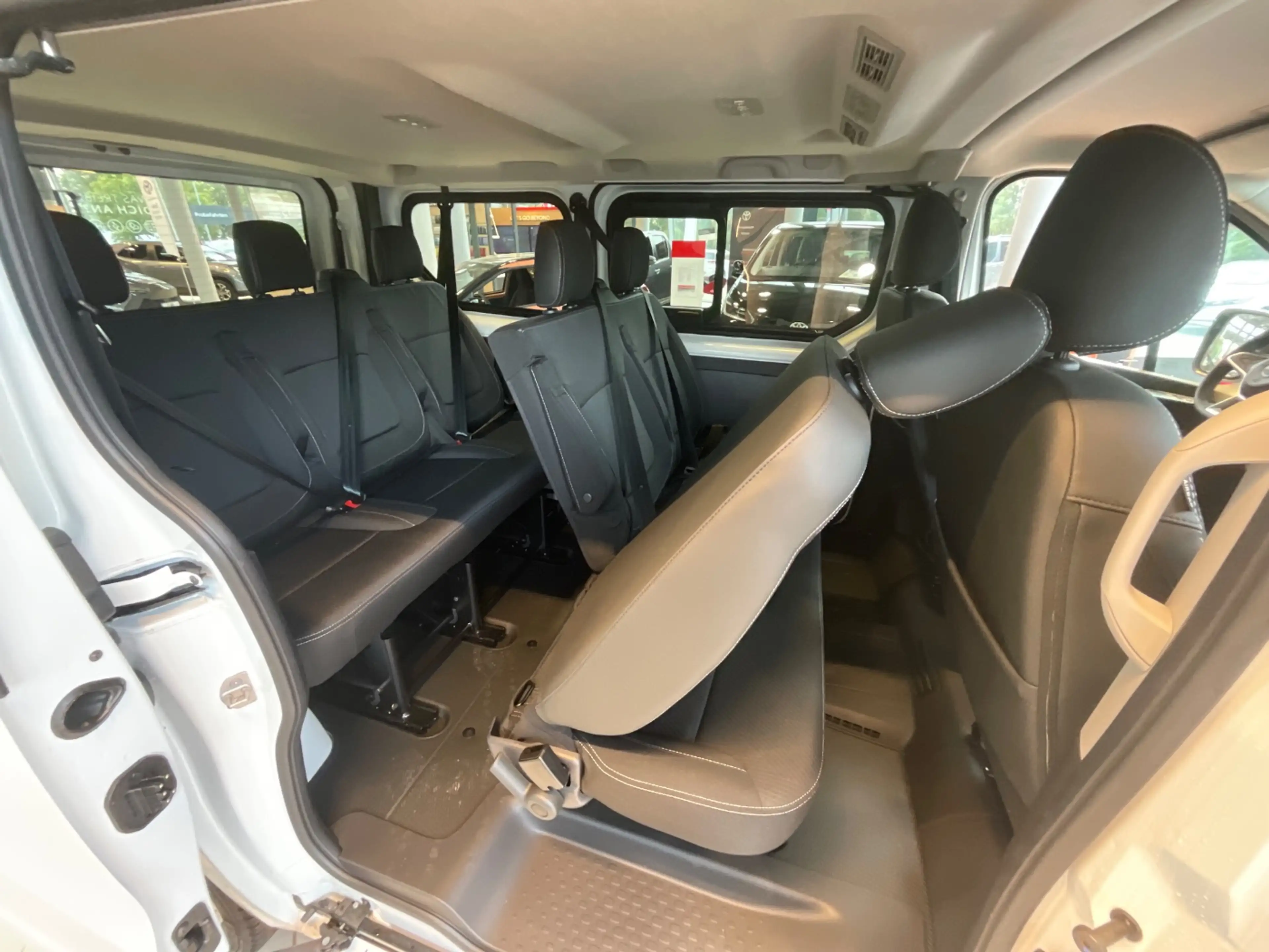 Nissan Primastar Kombi dCI 170 L1H1 2.8t Tekna ACC+LED — photo 22