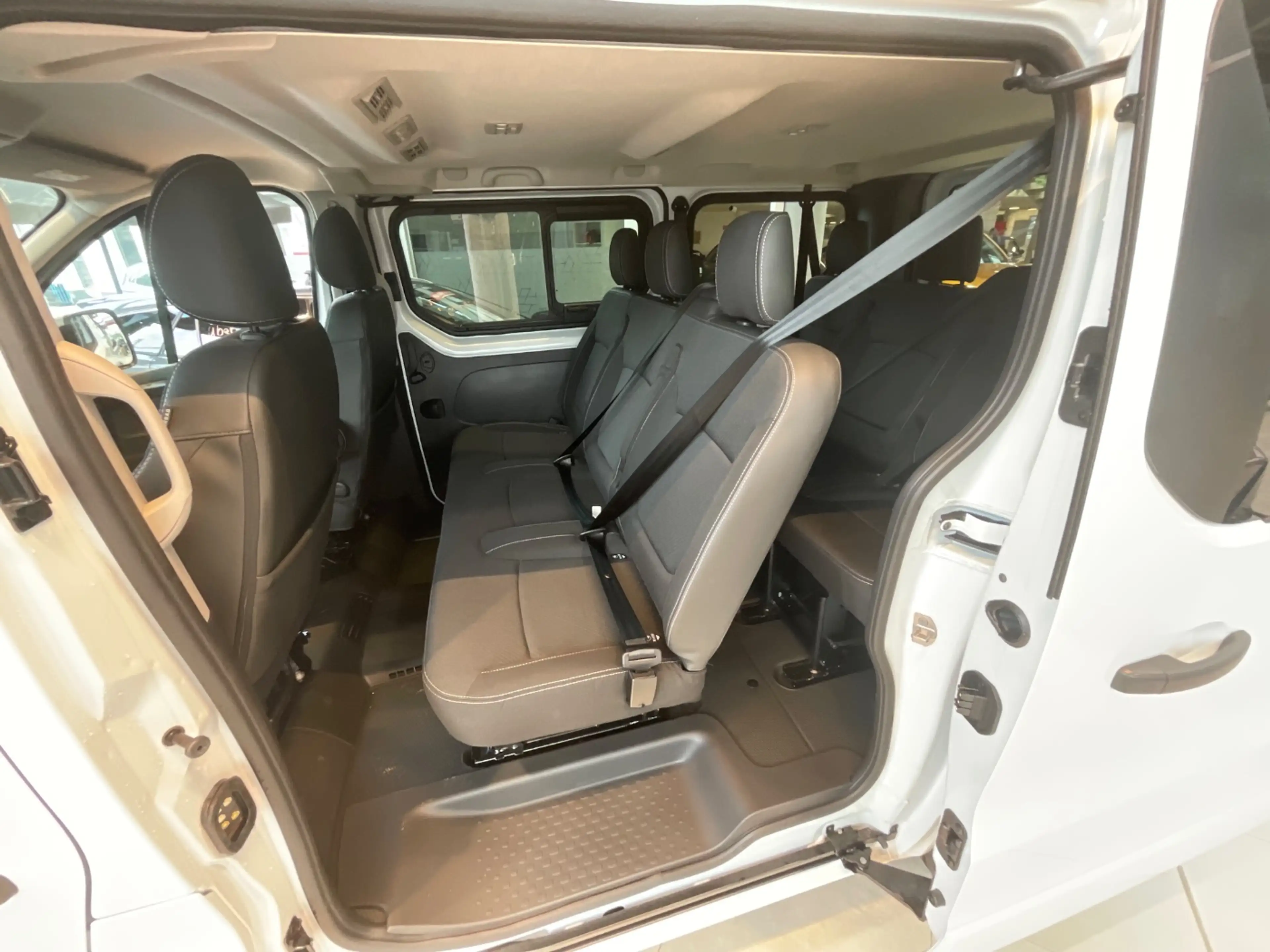 Nissan Primastar Kombi dCI 170 L1H1 2.8t Tekna ACC+LED — photo 21