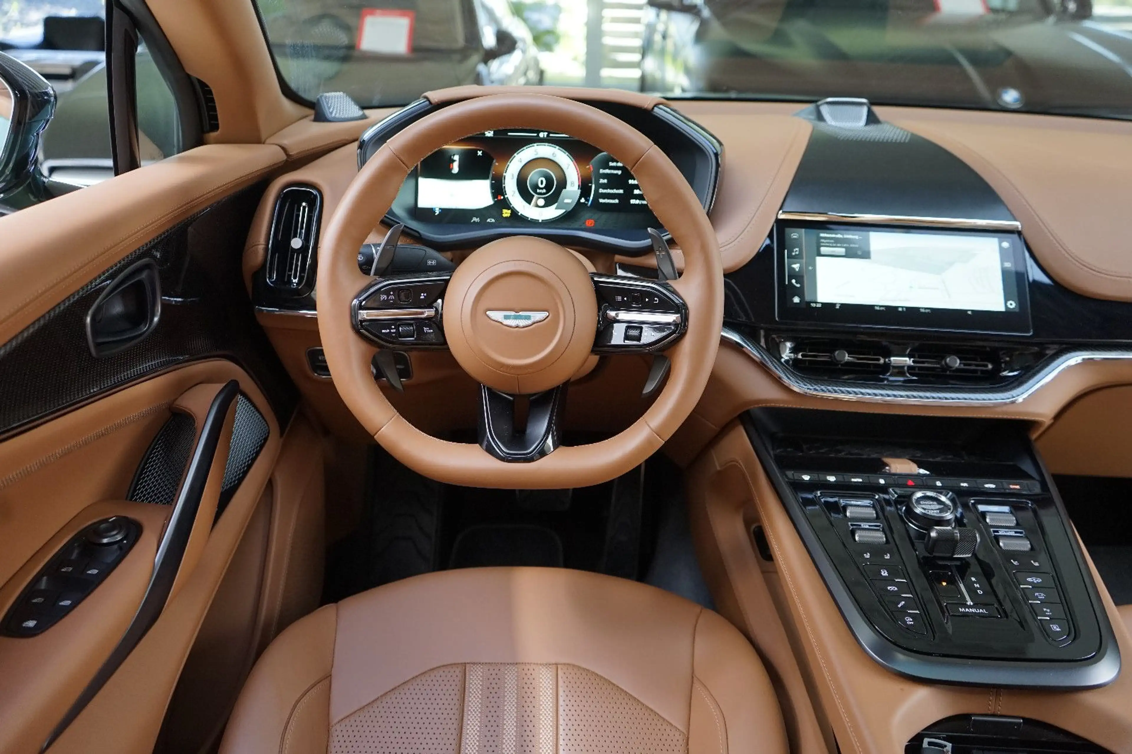 Aston Martin DBX 707 * Carbonpaket * Copper Bronze * Monotone — photo 3