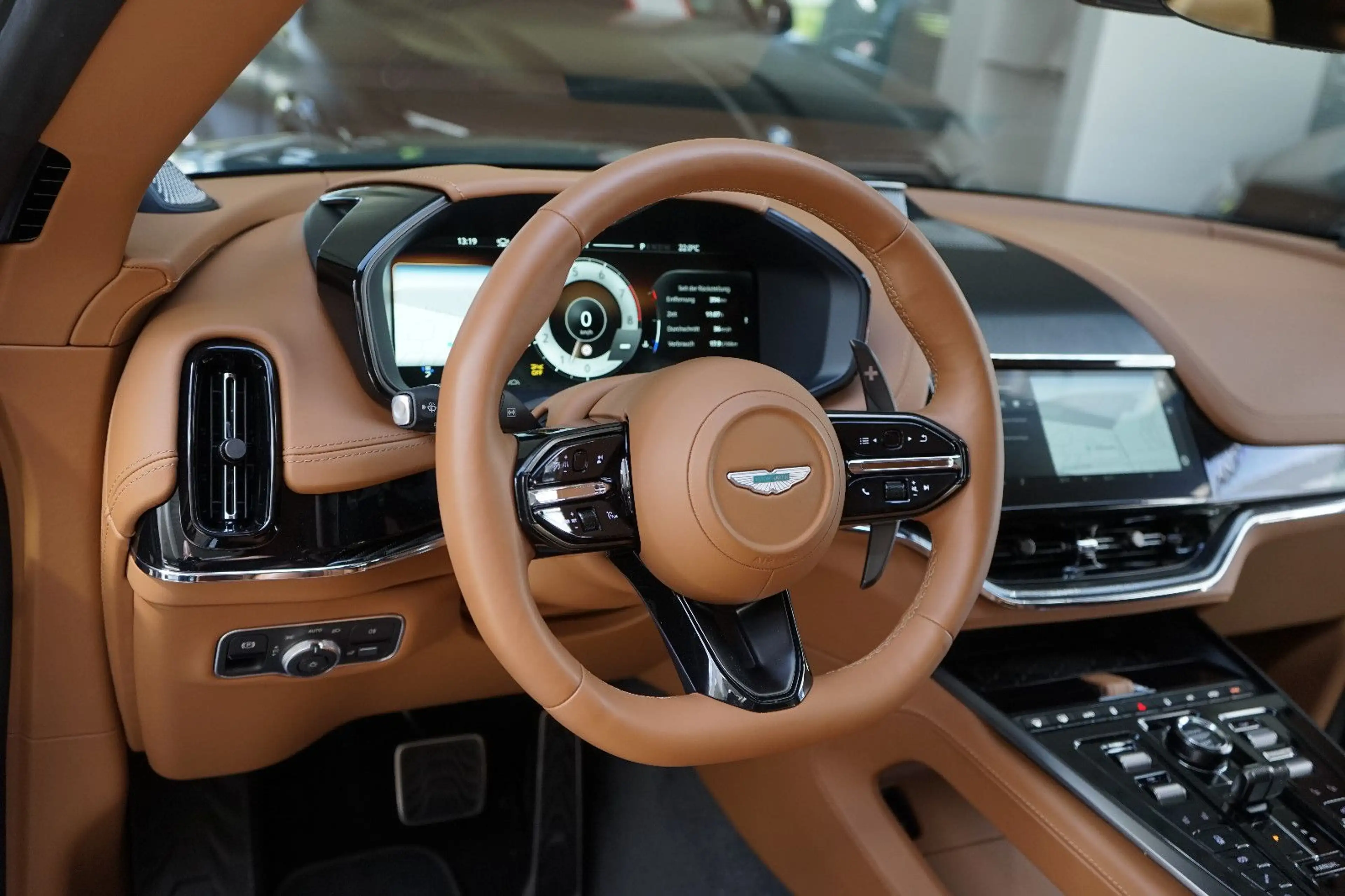 Aston Martin DBX 707 * Carbonpaket * Copper Bronze * Monotone — photo 4