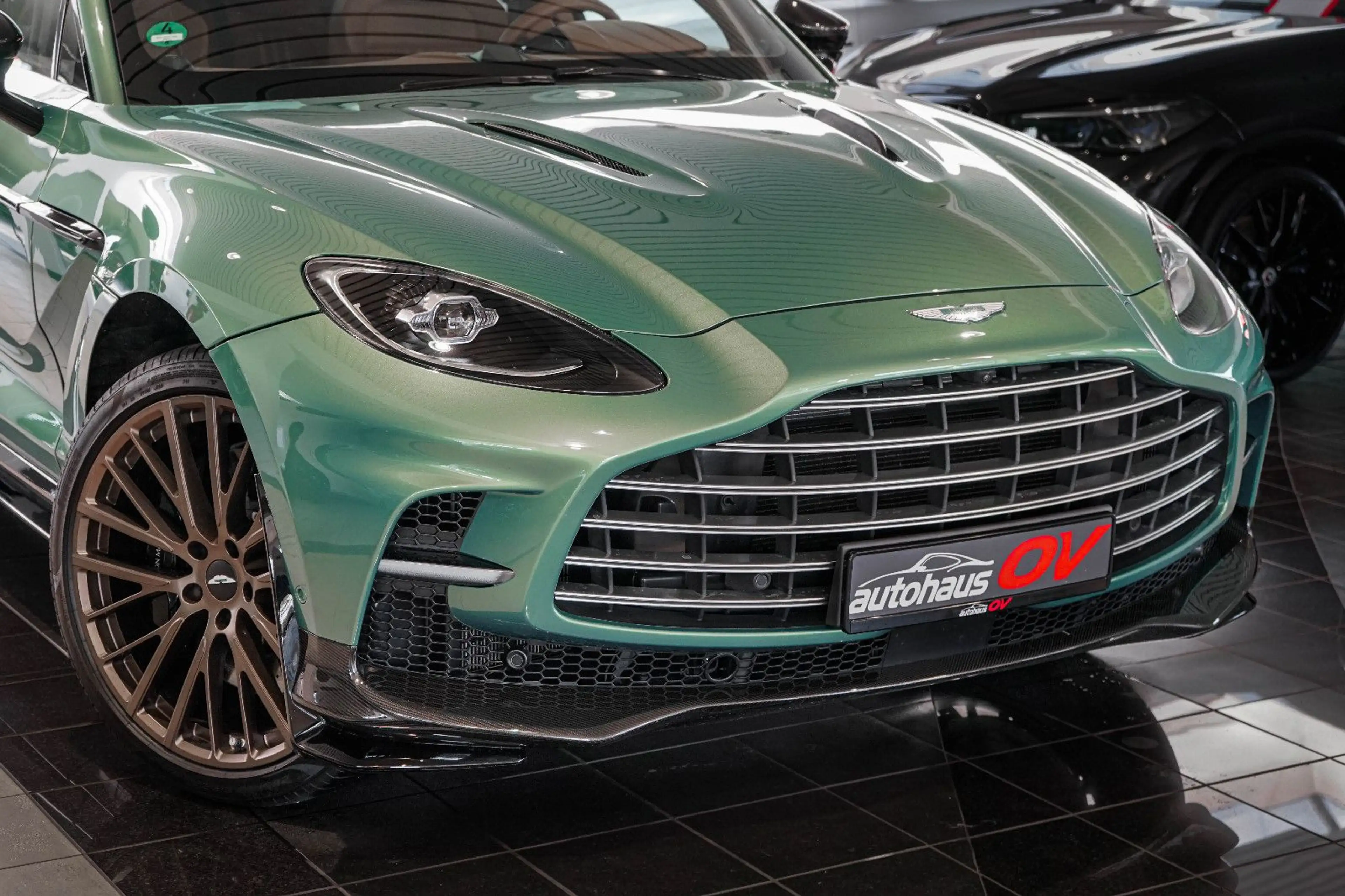 Aston Martin DBX 707 * Carbonpaket * Copper Bronze * Monotone — photo 13