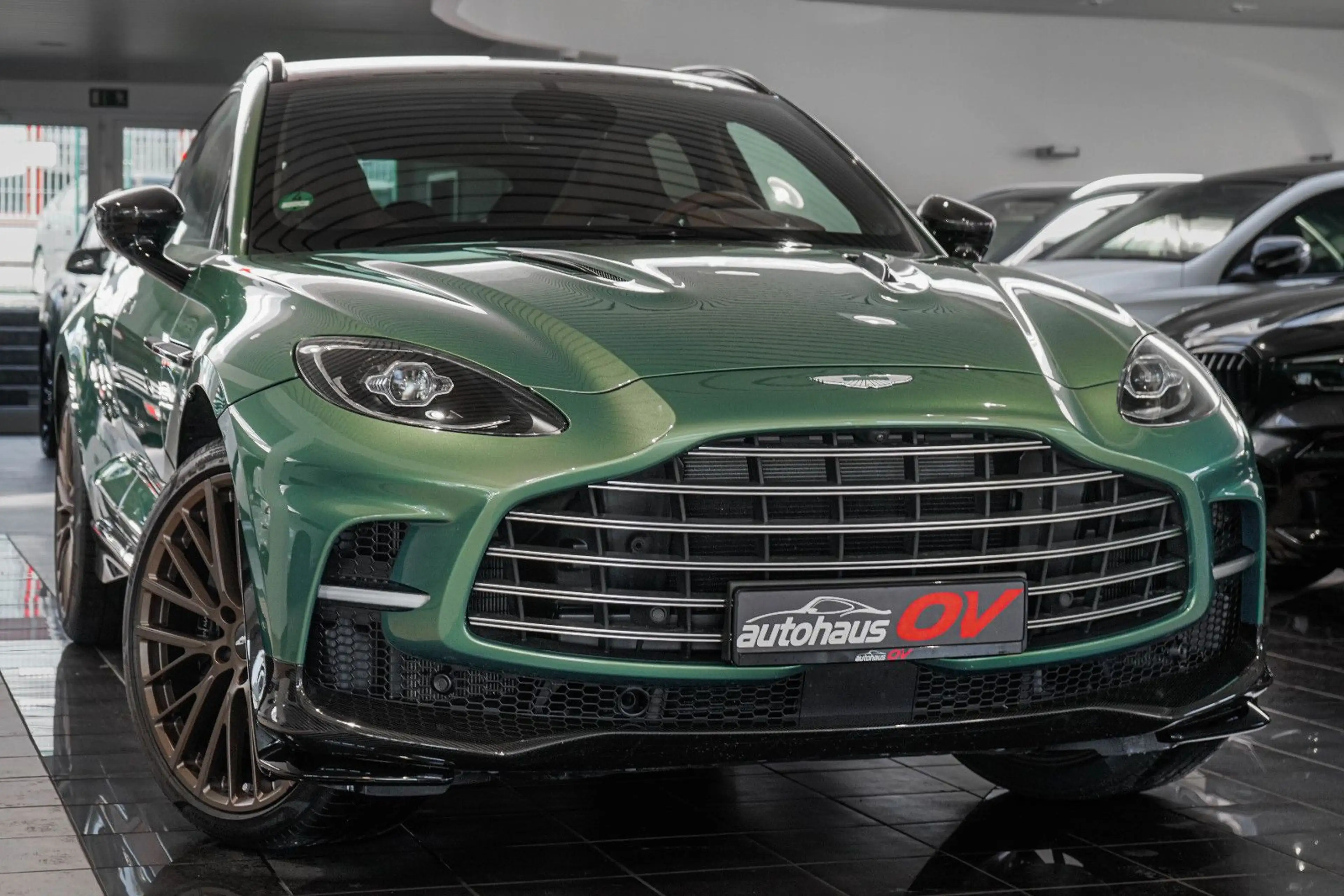 Aston Martin DBX 707 * Carbonpaket * Copper Bronze * Monotone — photo 6