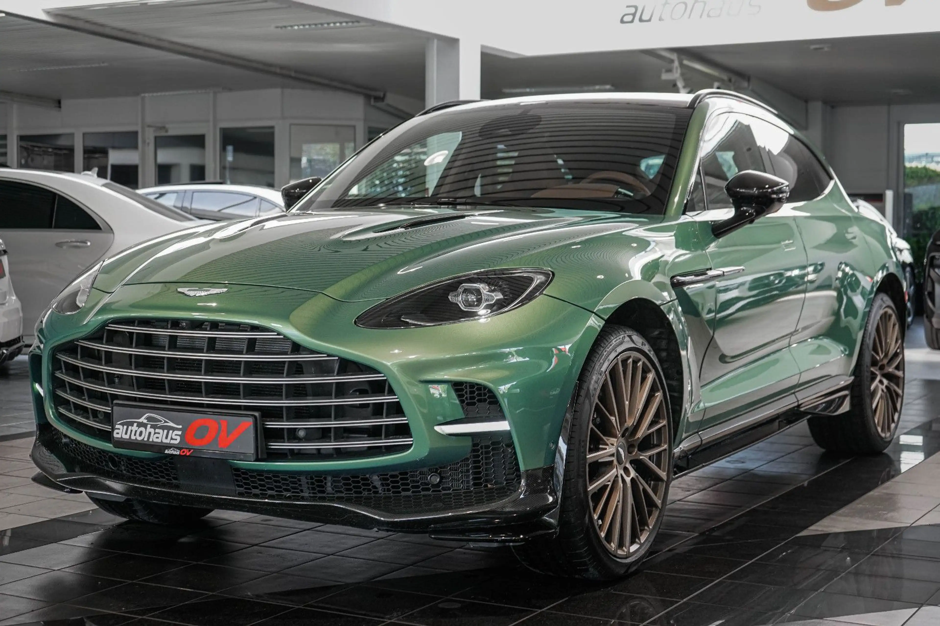 Aston Martin DBX 707 * Carbonpaket * Copper Bronze * Monotone — photo 12